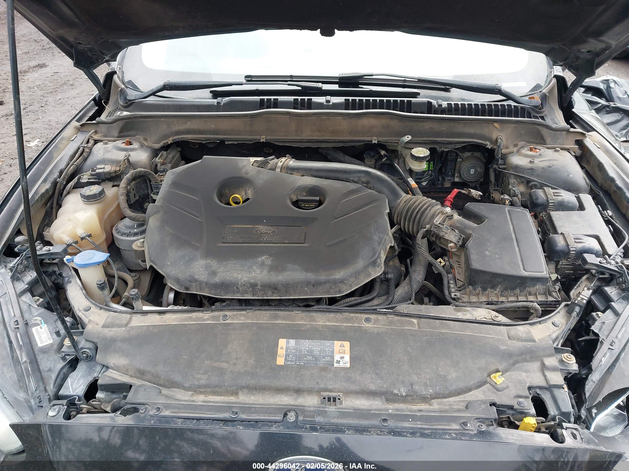 FORD FUSION image 10