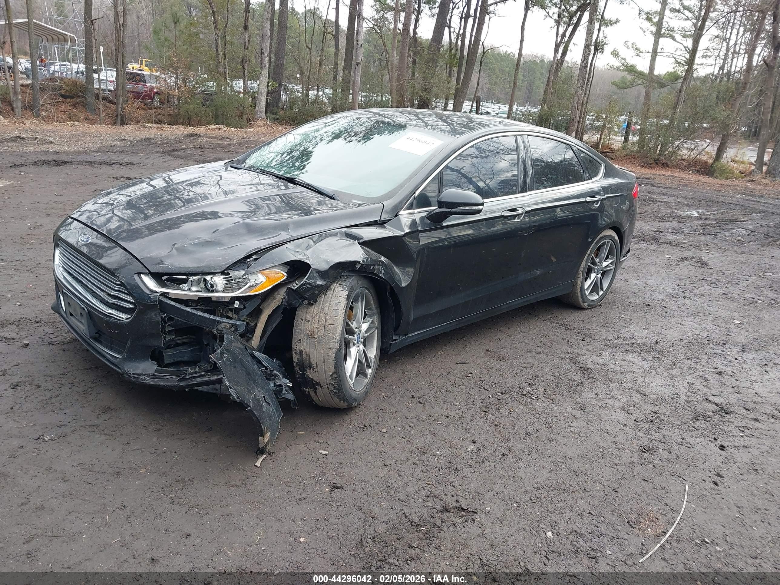 FORD FUSION image 2