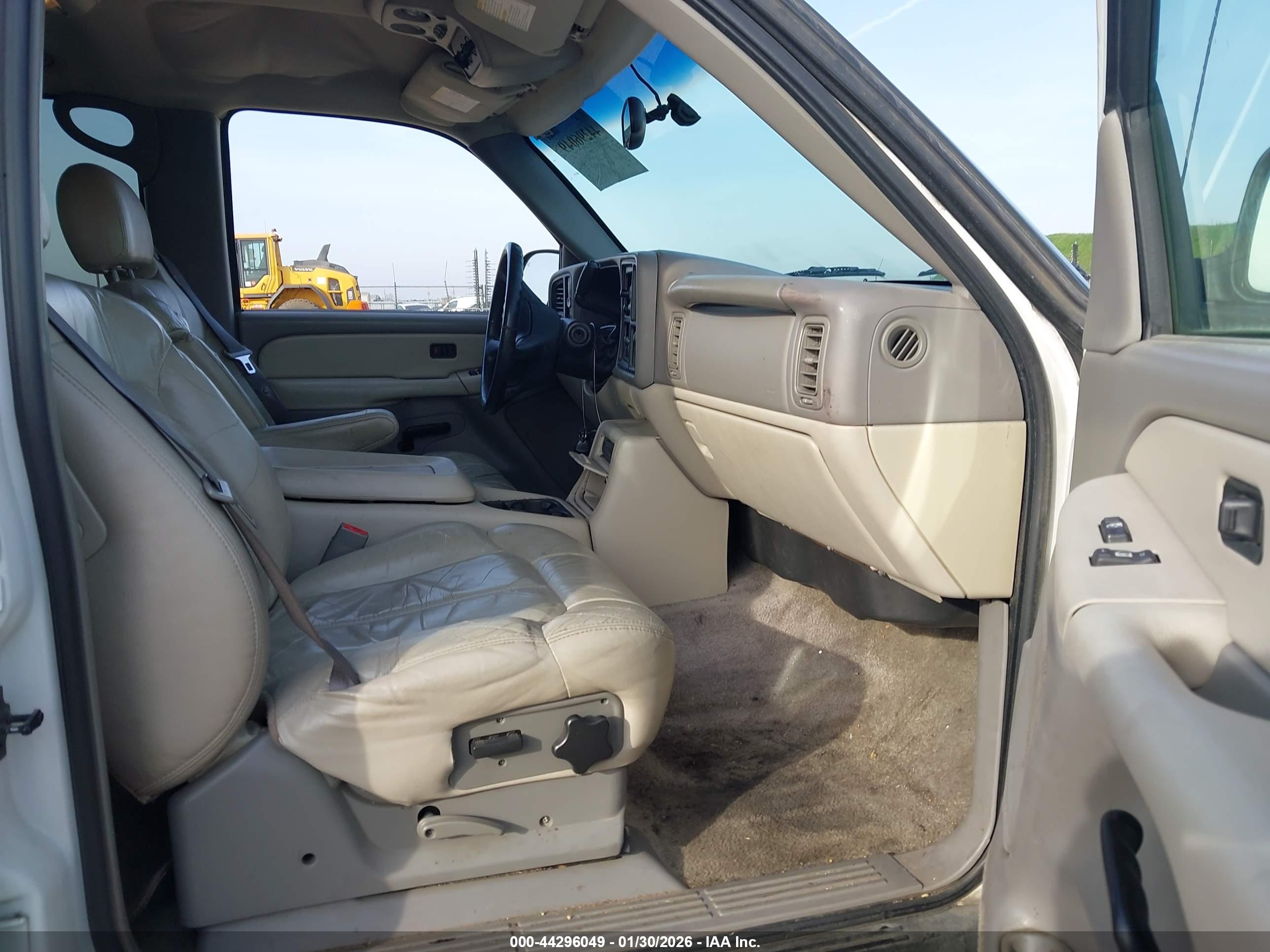 CHEVROLET TAHOE image 5