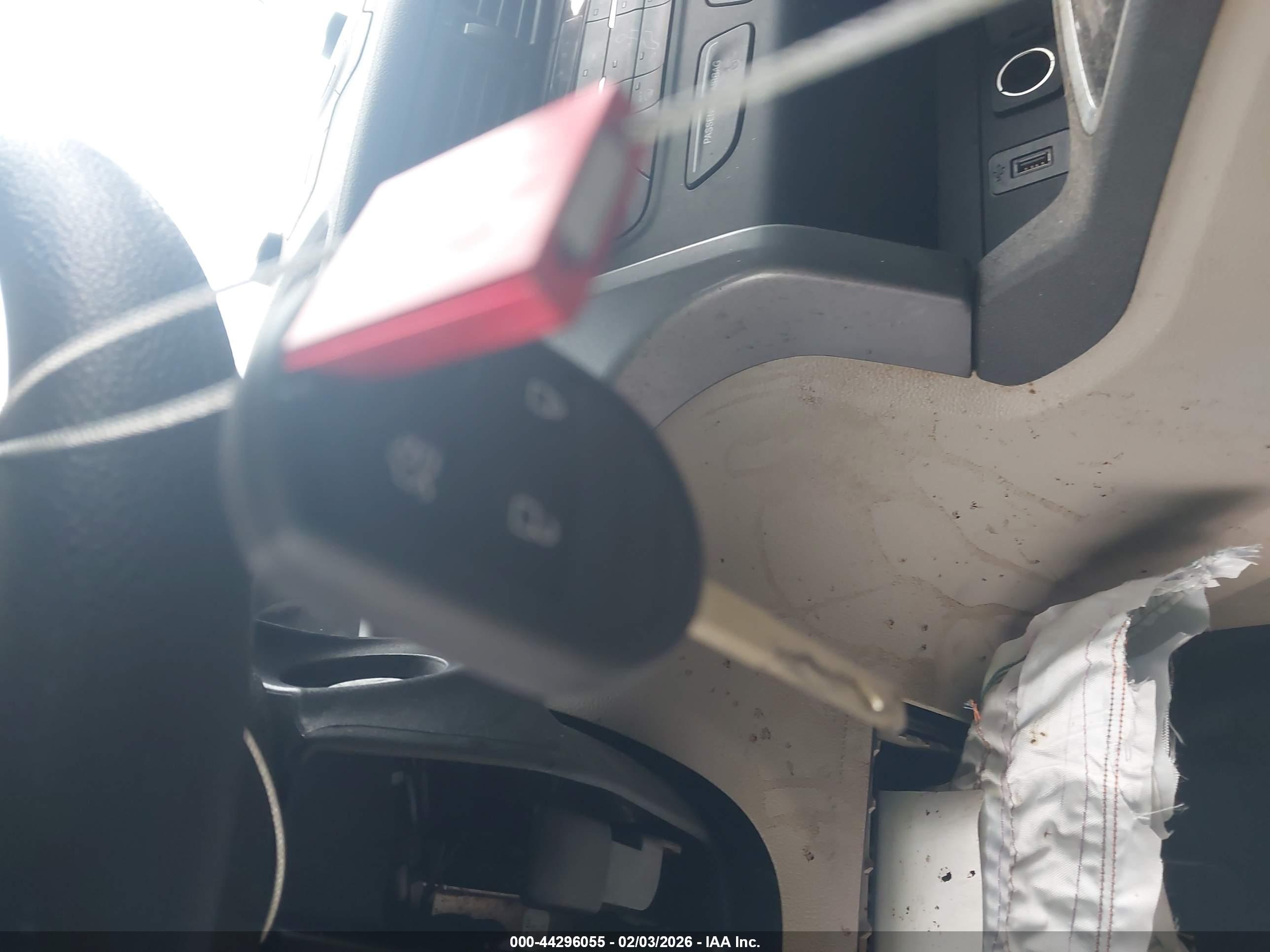 FORD ESCAPE image 11
