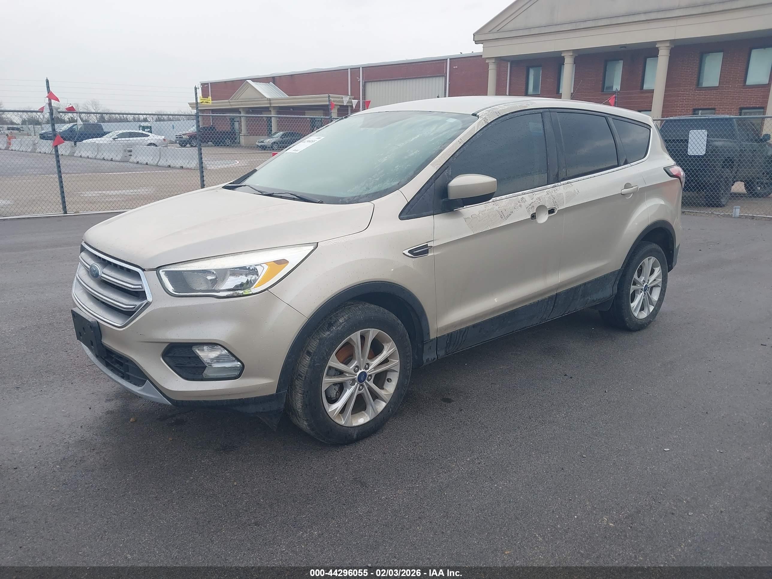 FORD ESCAPE image 2