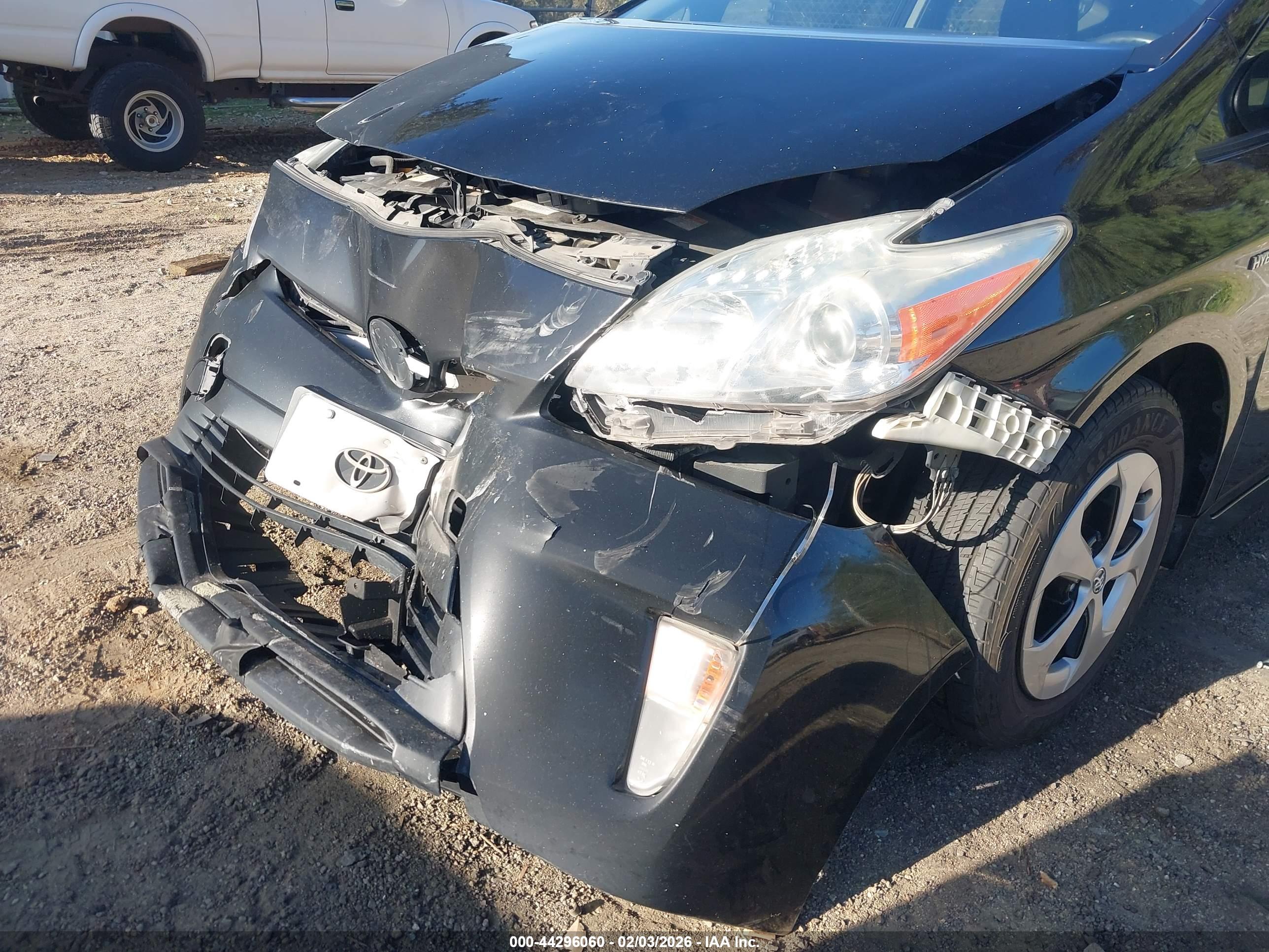 TOYOTA PRIUS image 6