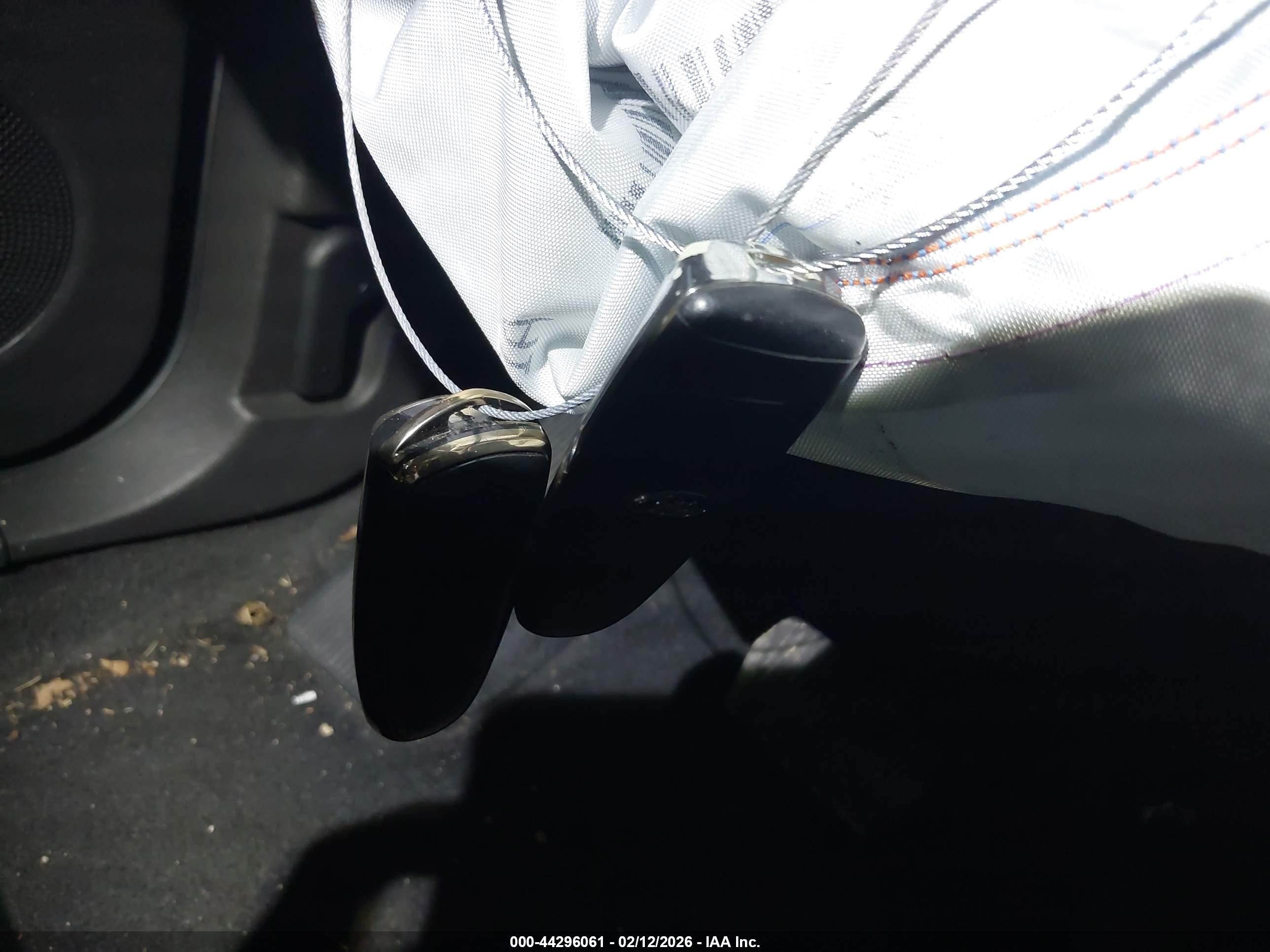 FORD ESCAPE image 11