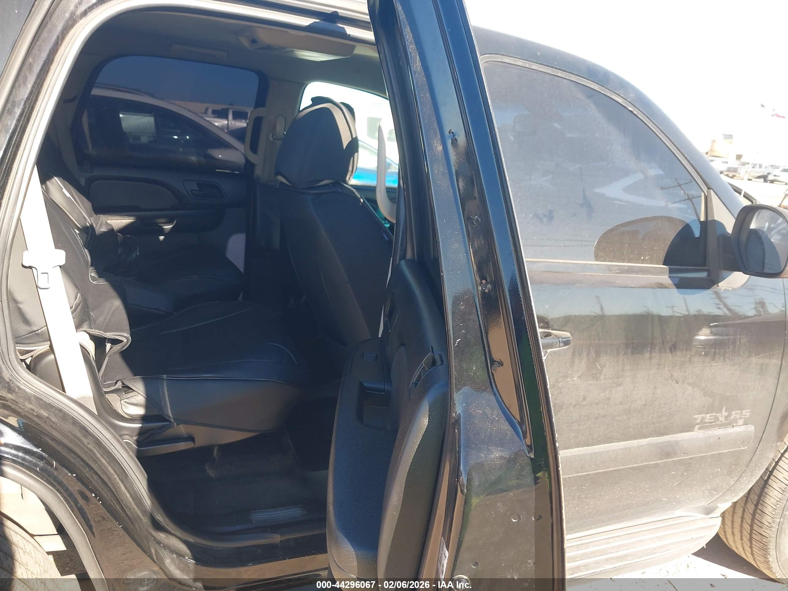 CHEVROLET TAHOE image 8