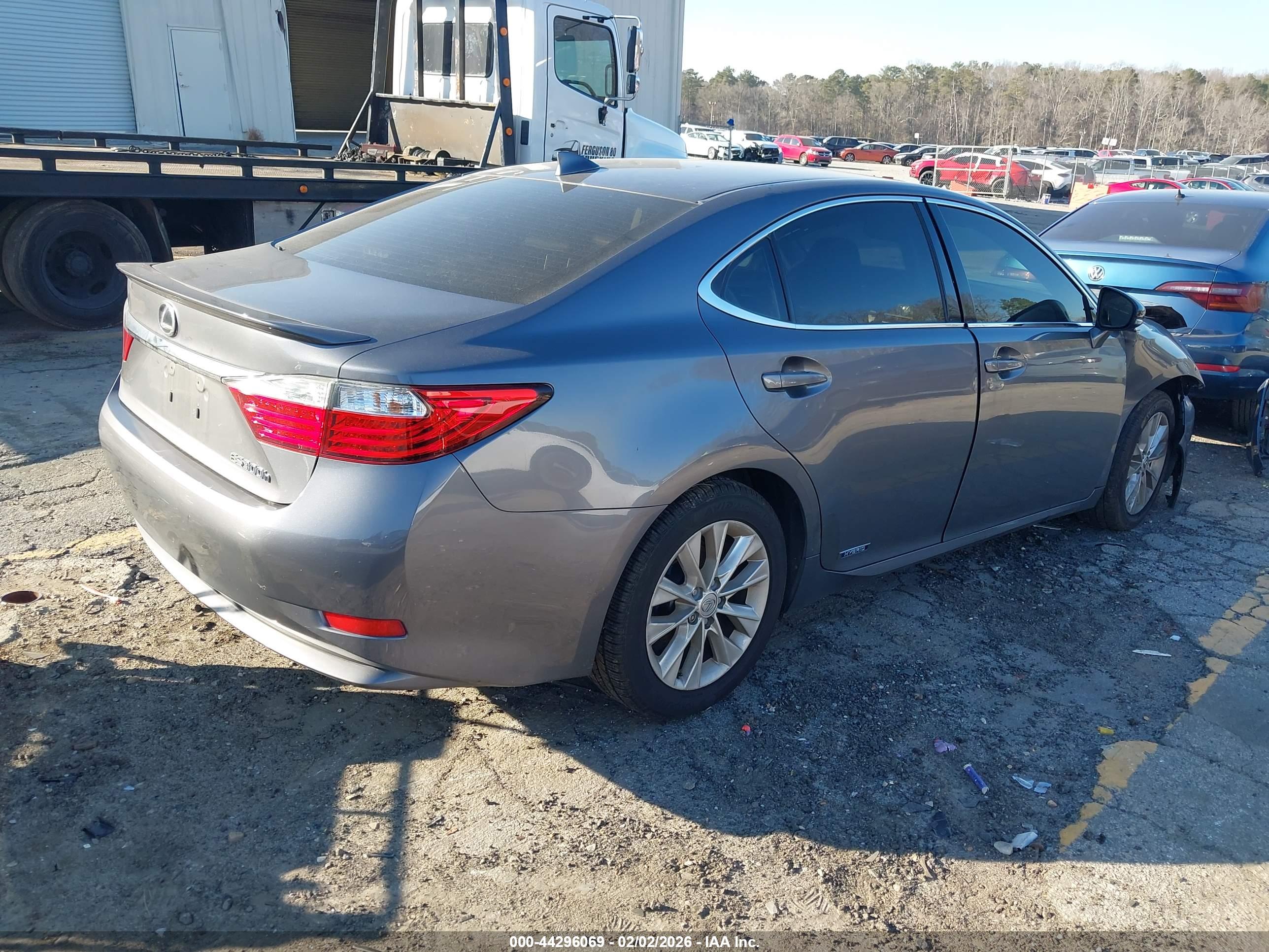 LEXUS ES image 4