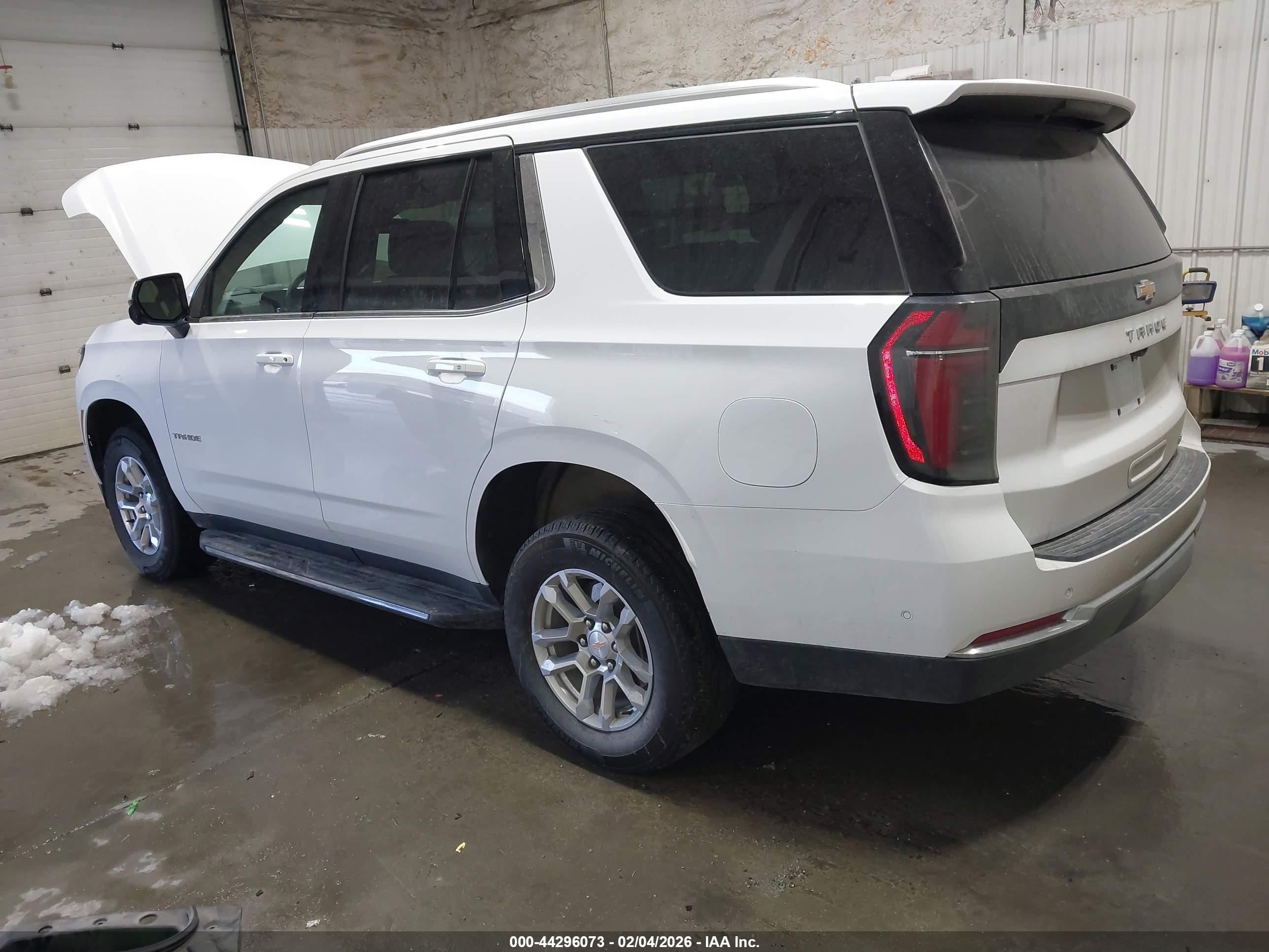 CHEVROLET TAHOE image 3