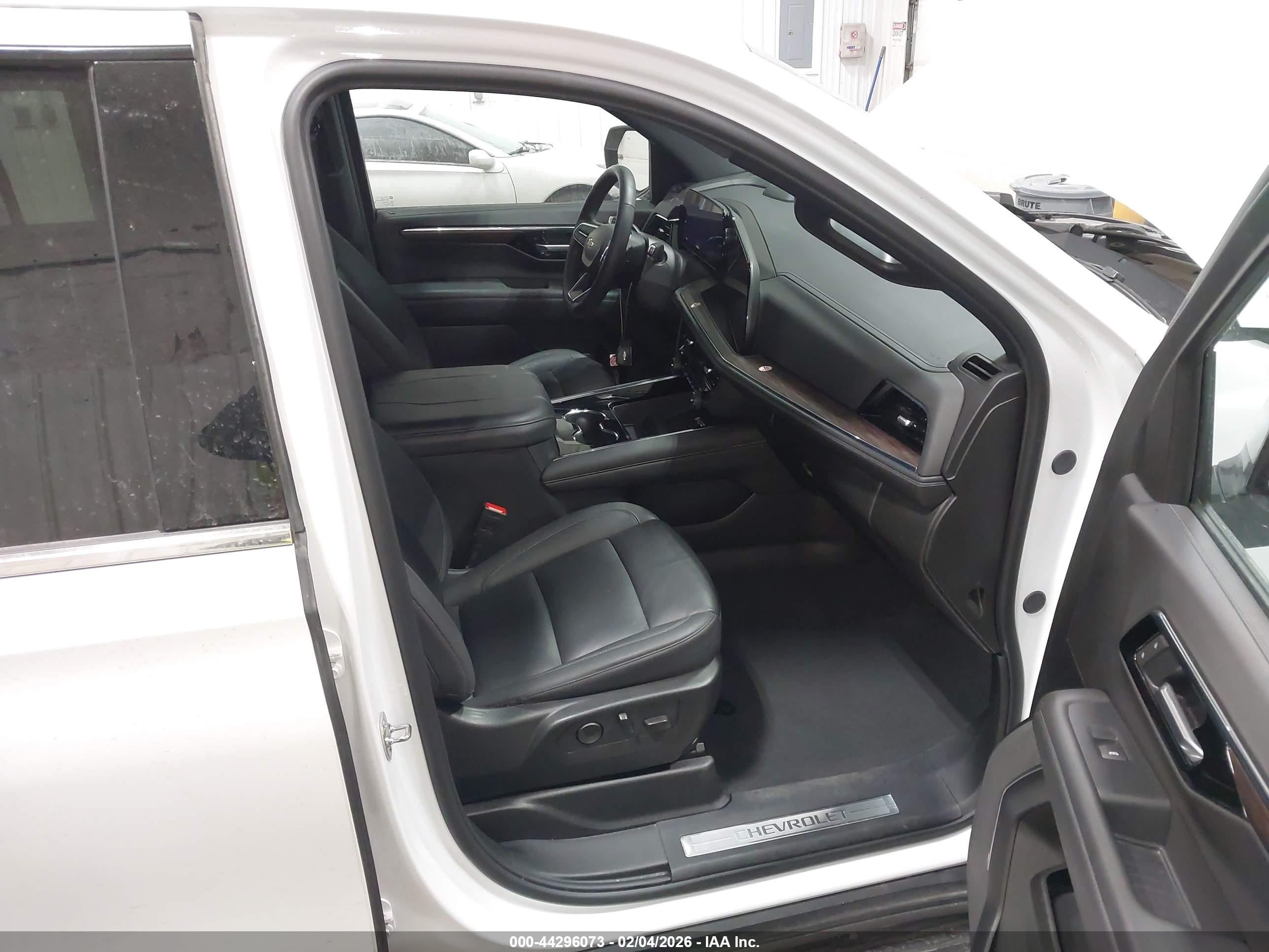 CHEVROLET TAHOE image 5