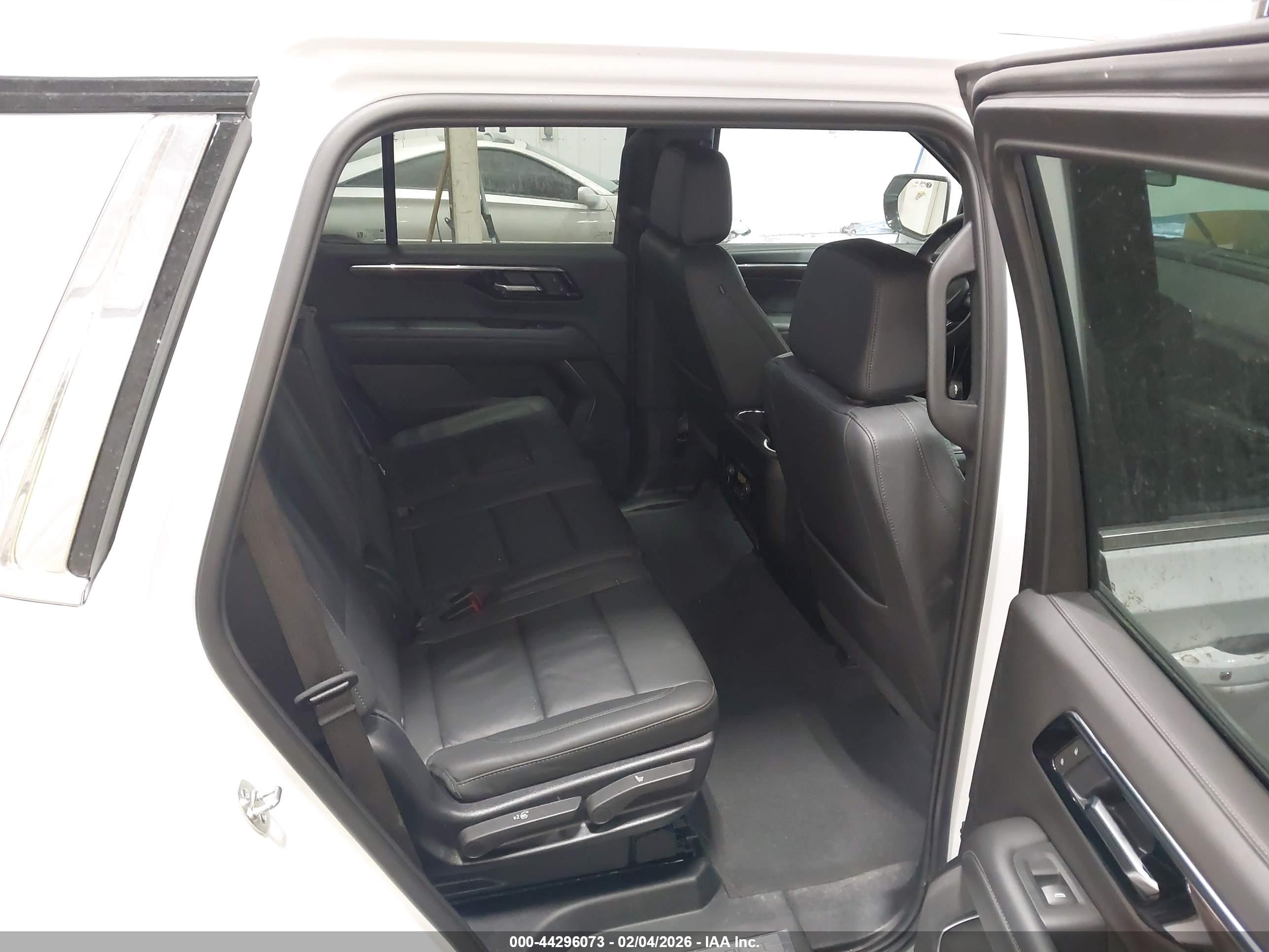 CHEVROLET TAHOE image 8