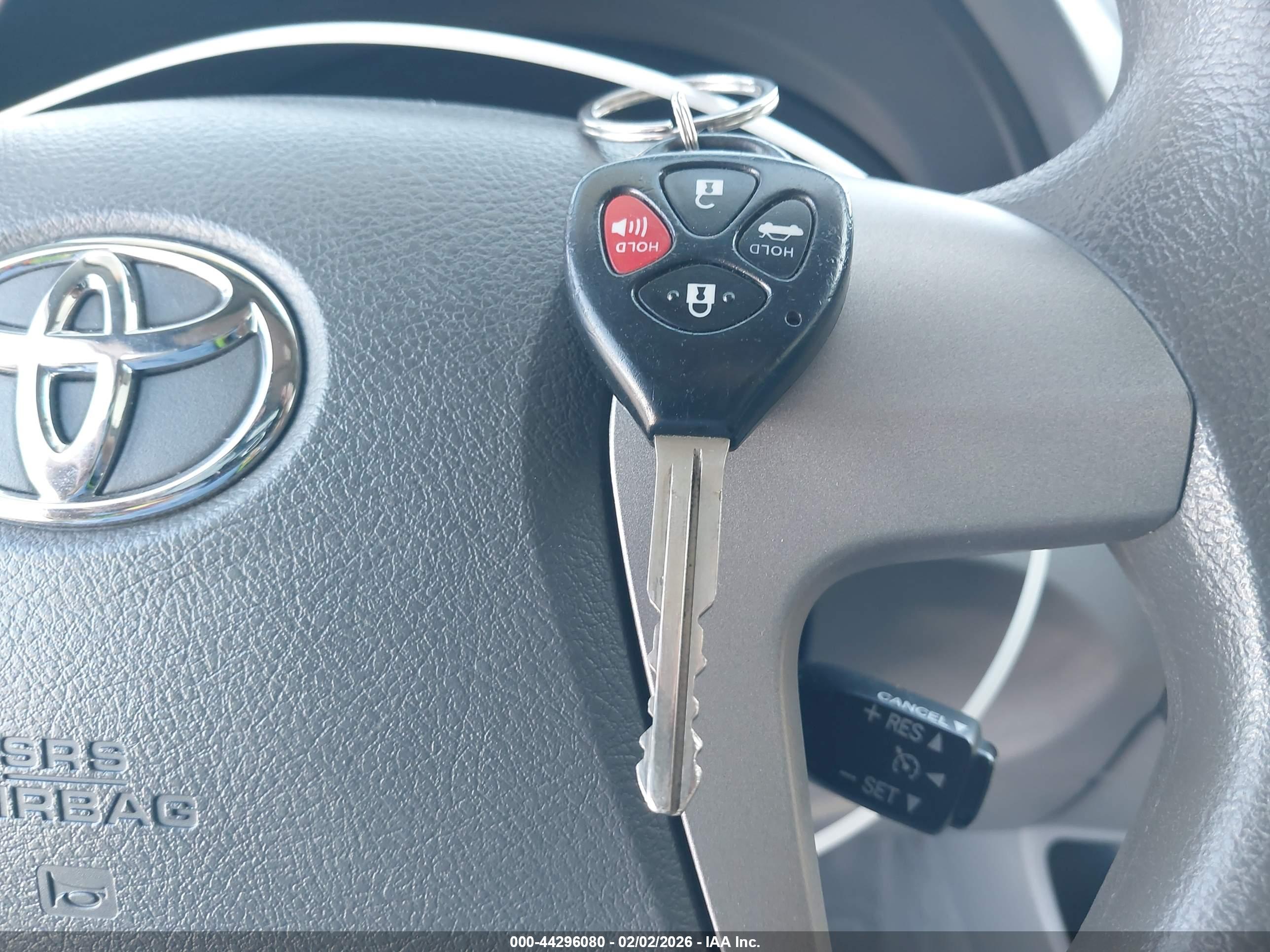 TOYOTA CAMRY image 11
