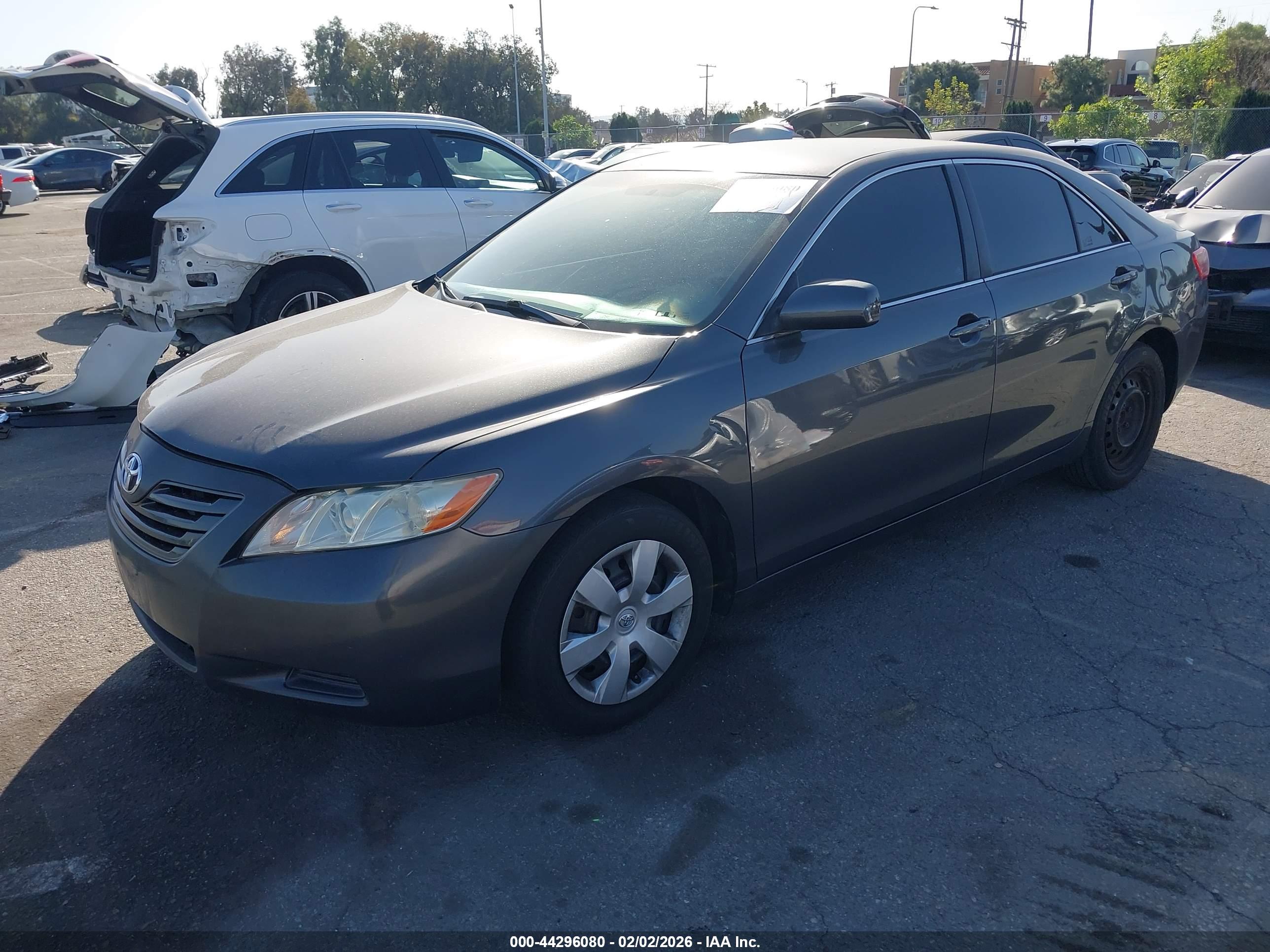 TOYOTA CAMRY image 2