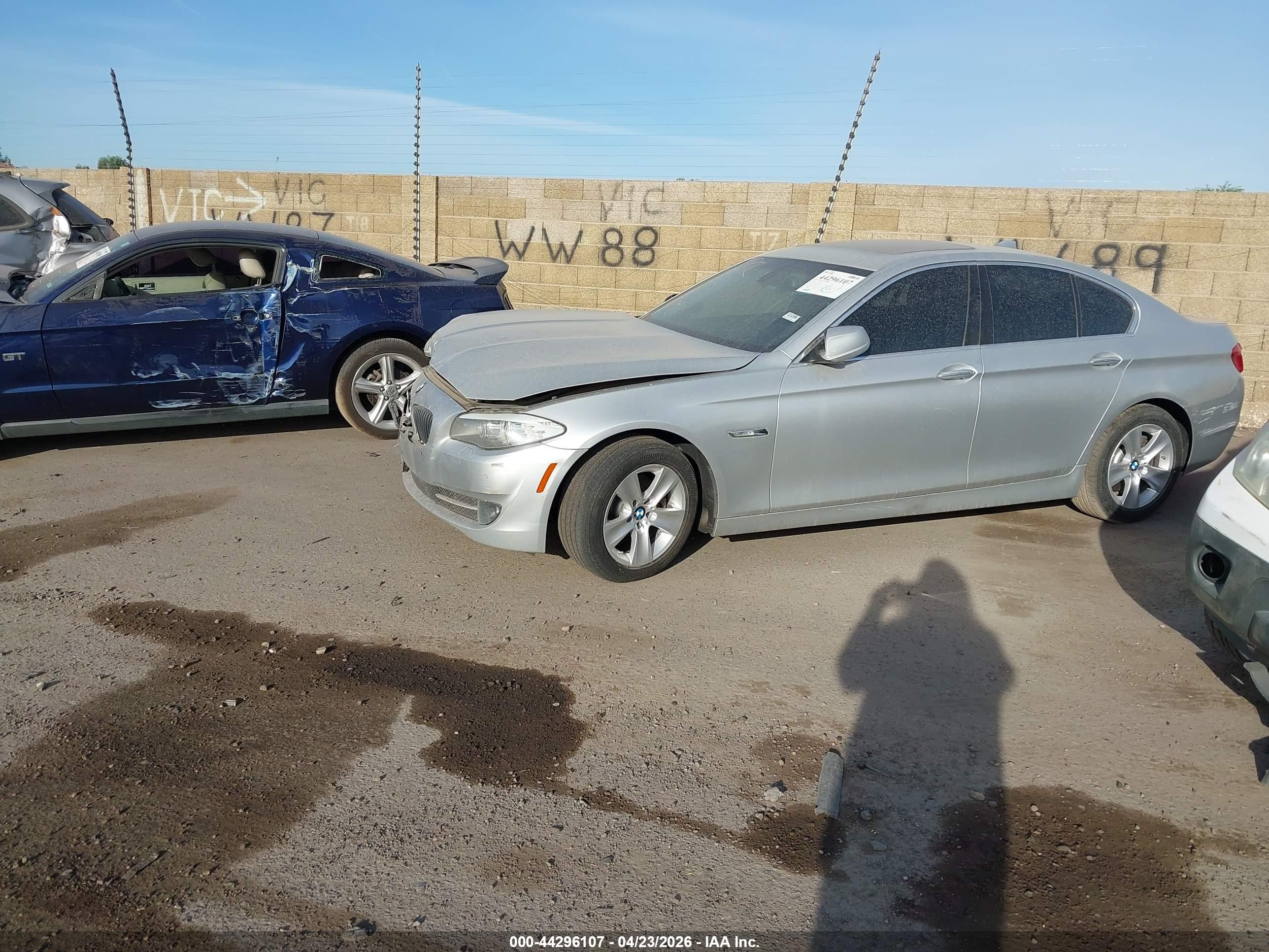 BMW 528I image 2
