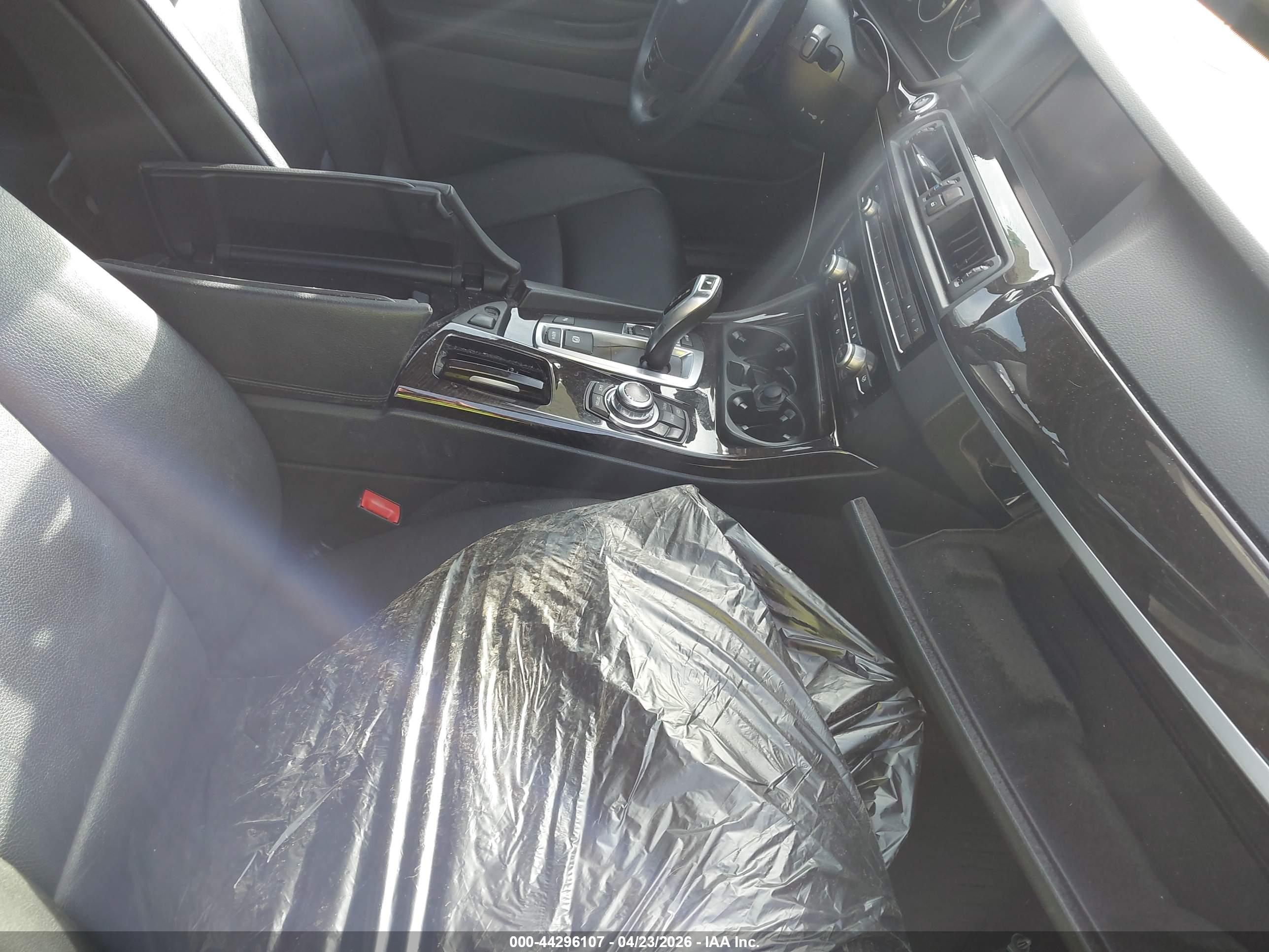 BMW 528I image 5