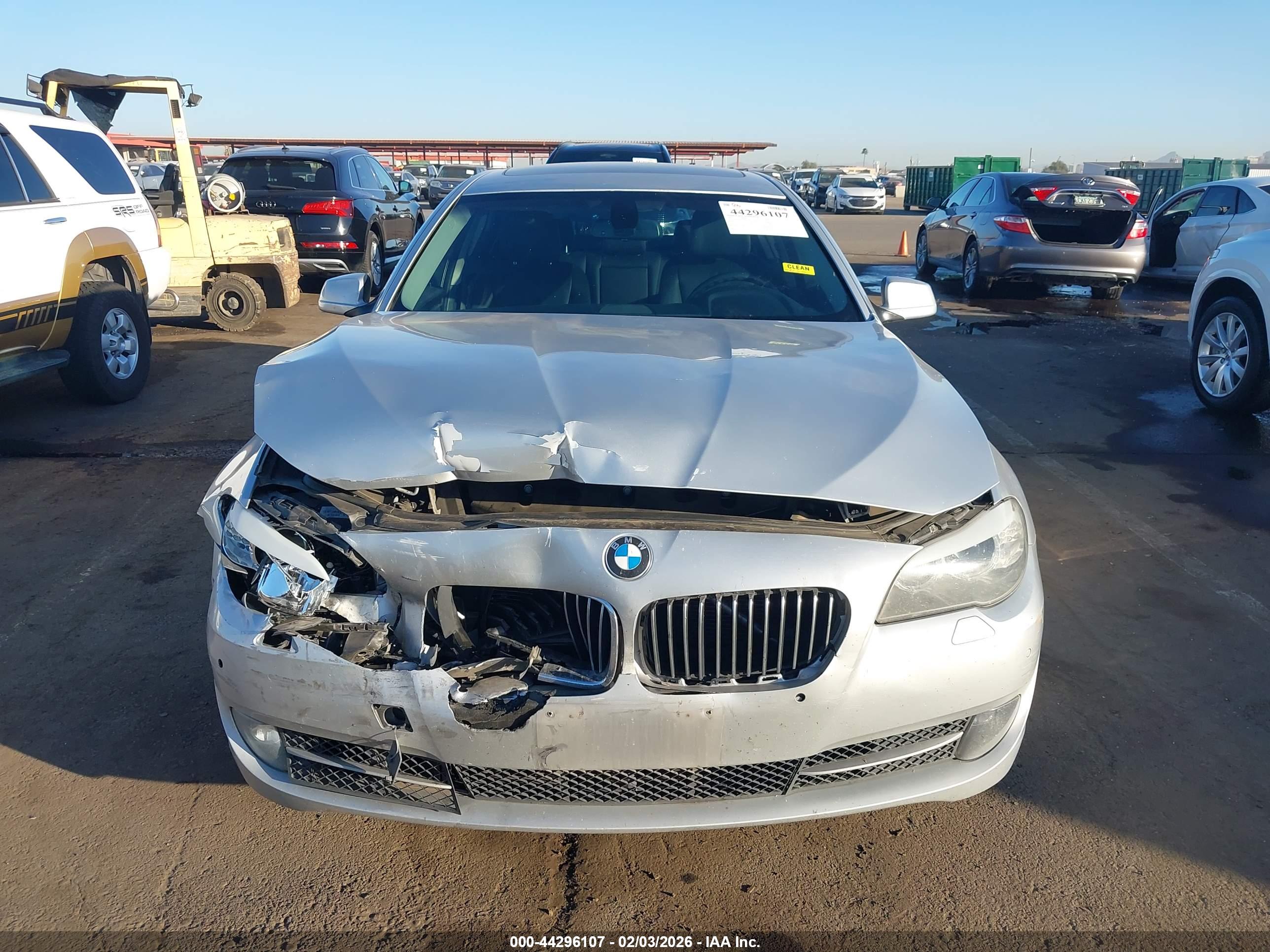 BMW 528I image 6