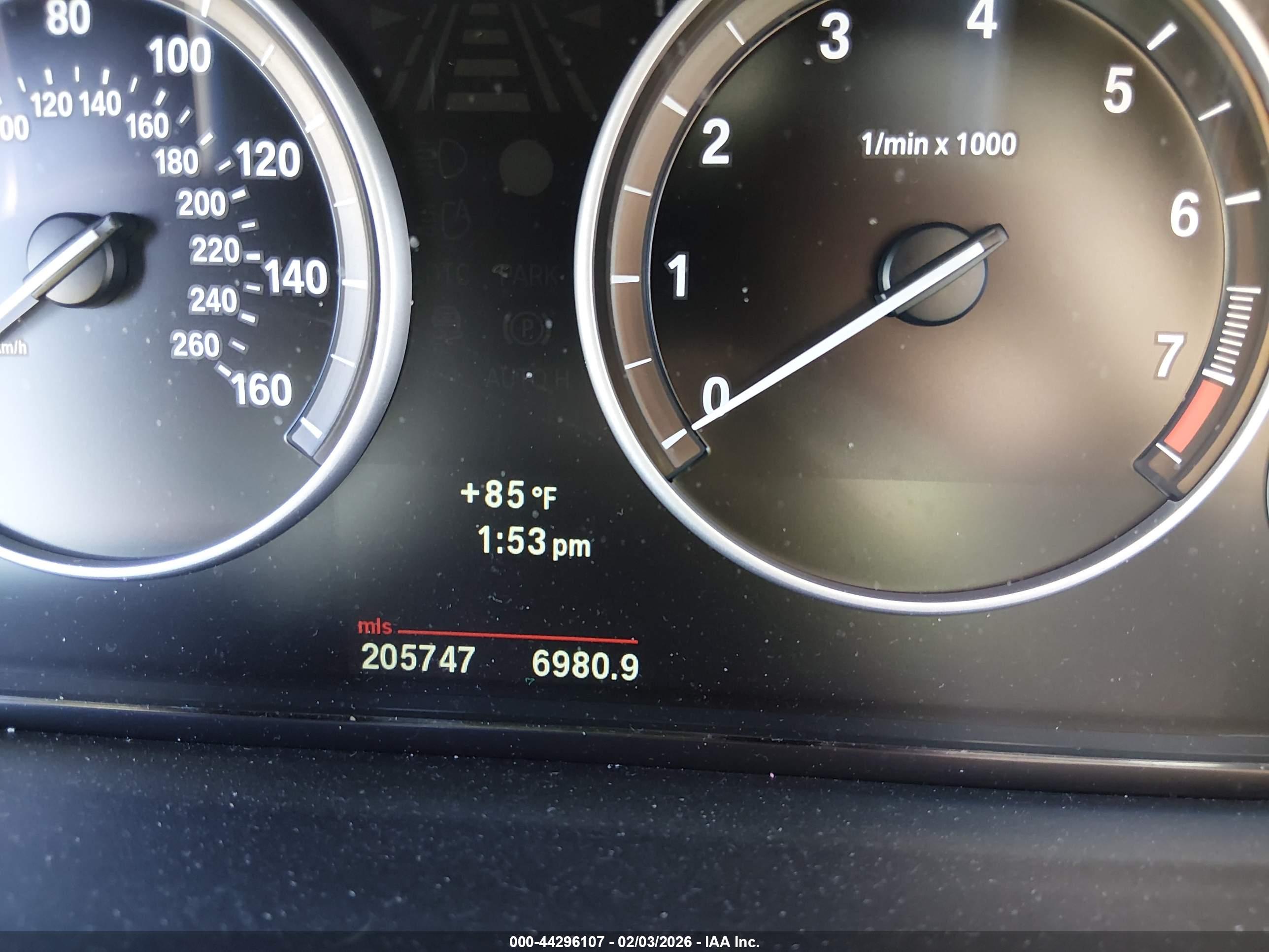 BMW 528I image 7