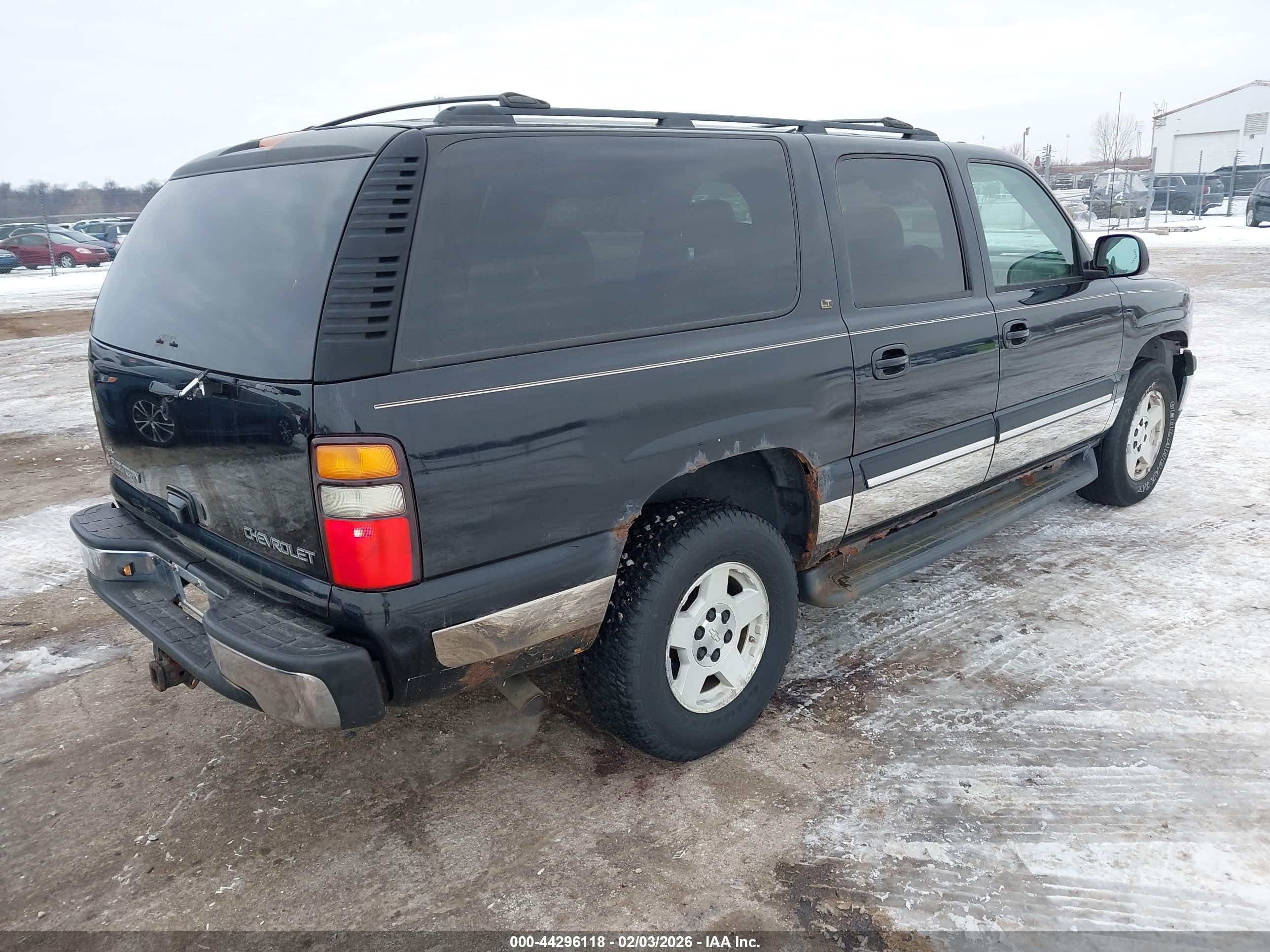 CHEVROLET SUBURBAN image 4