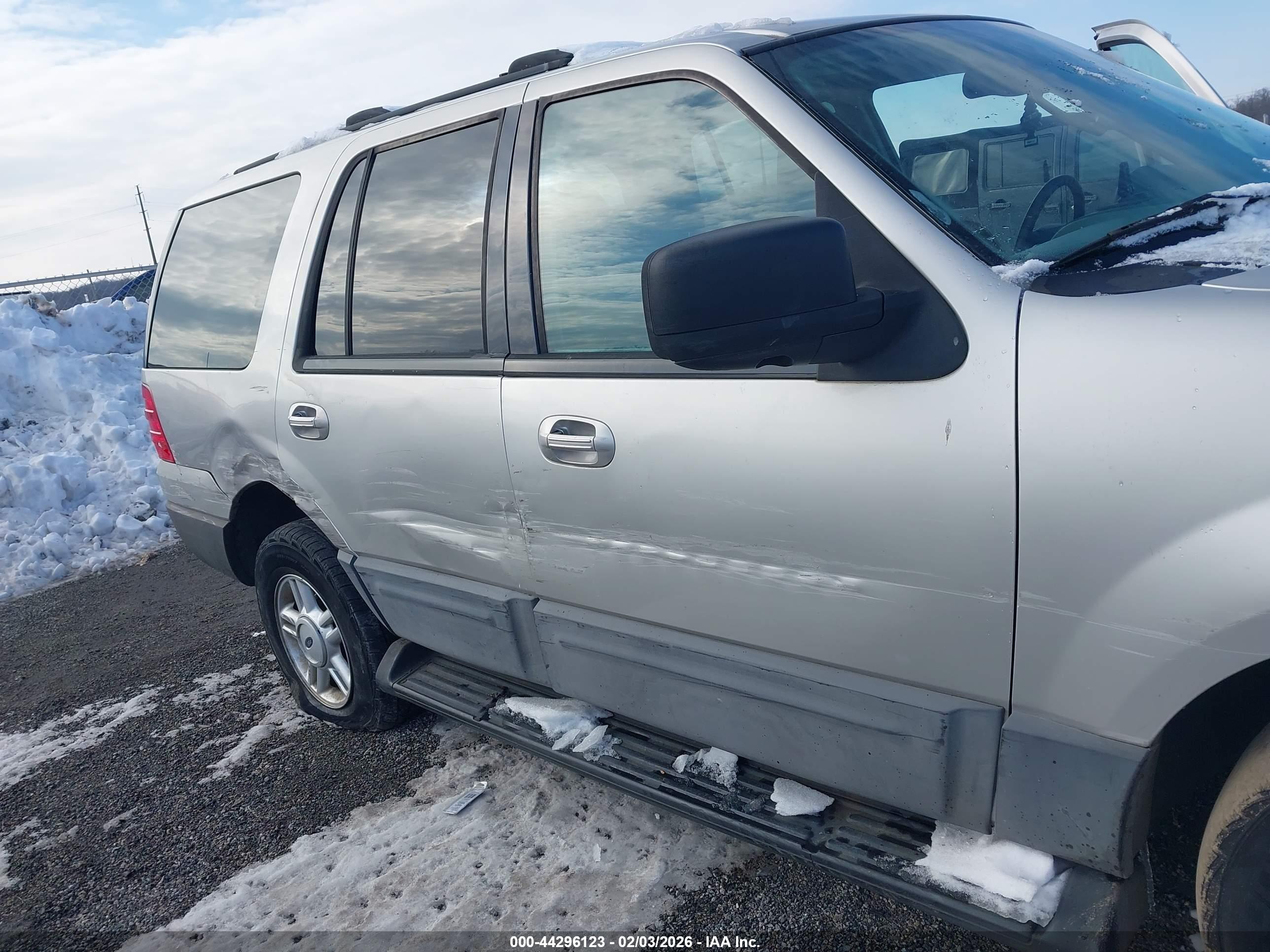 FORD EXPEDITION image 6