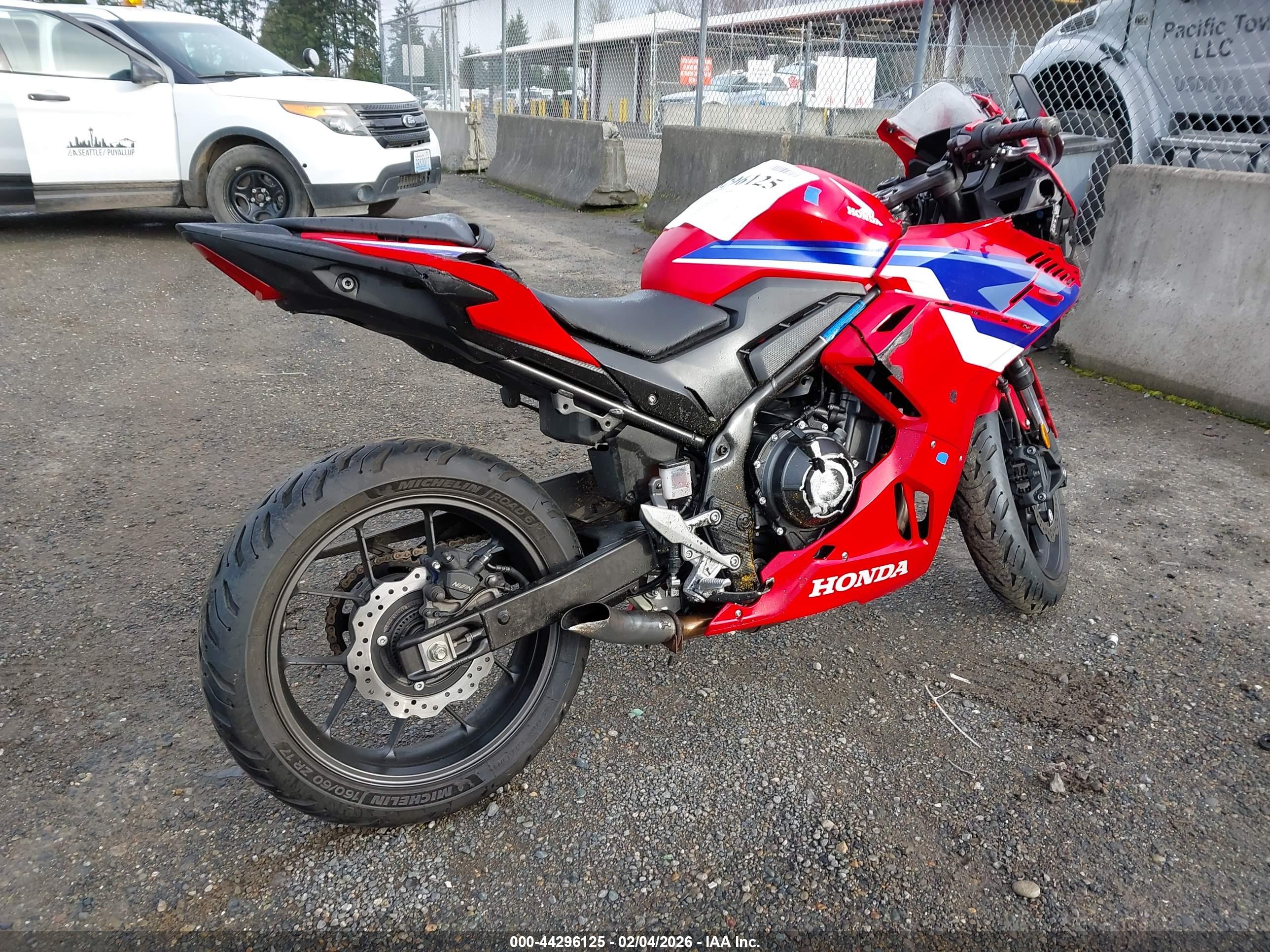 HONDA CBR500 image 4