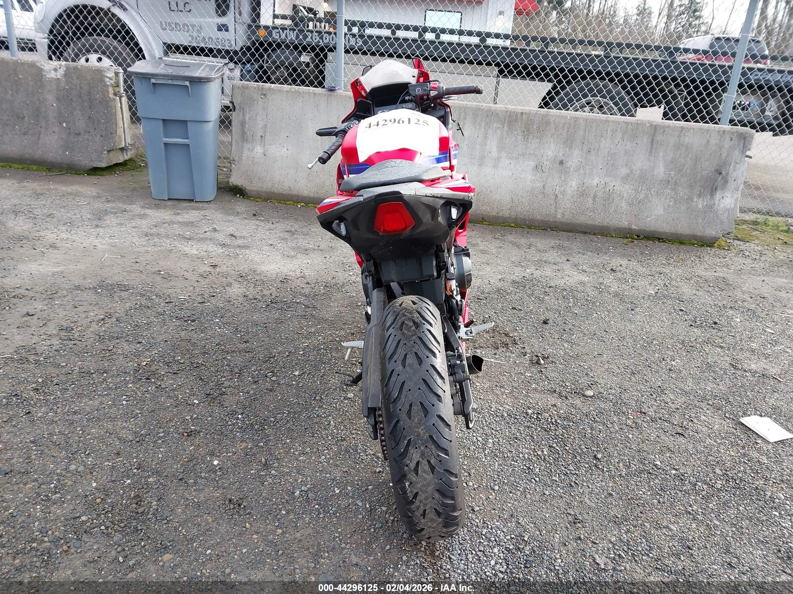 HONDA CBR500 image 6