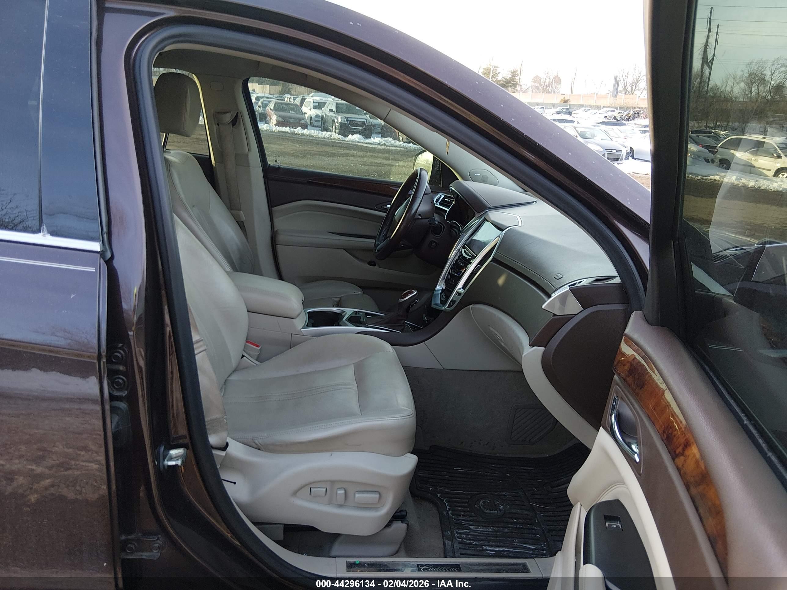 CADILLAC SRX image 5