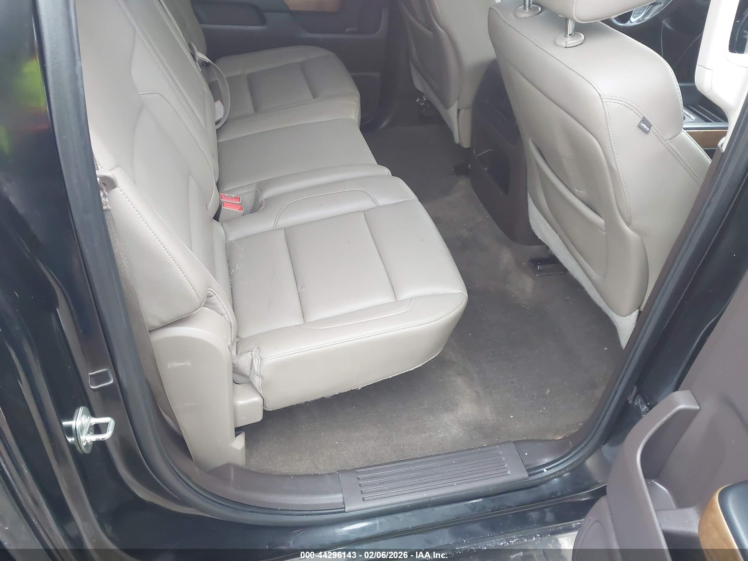 CHEVROLET SILVERADO image 8
