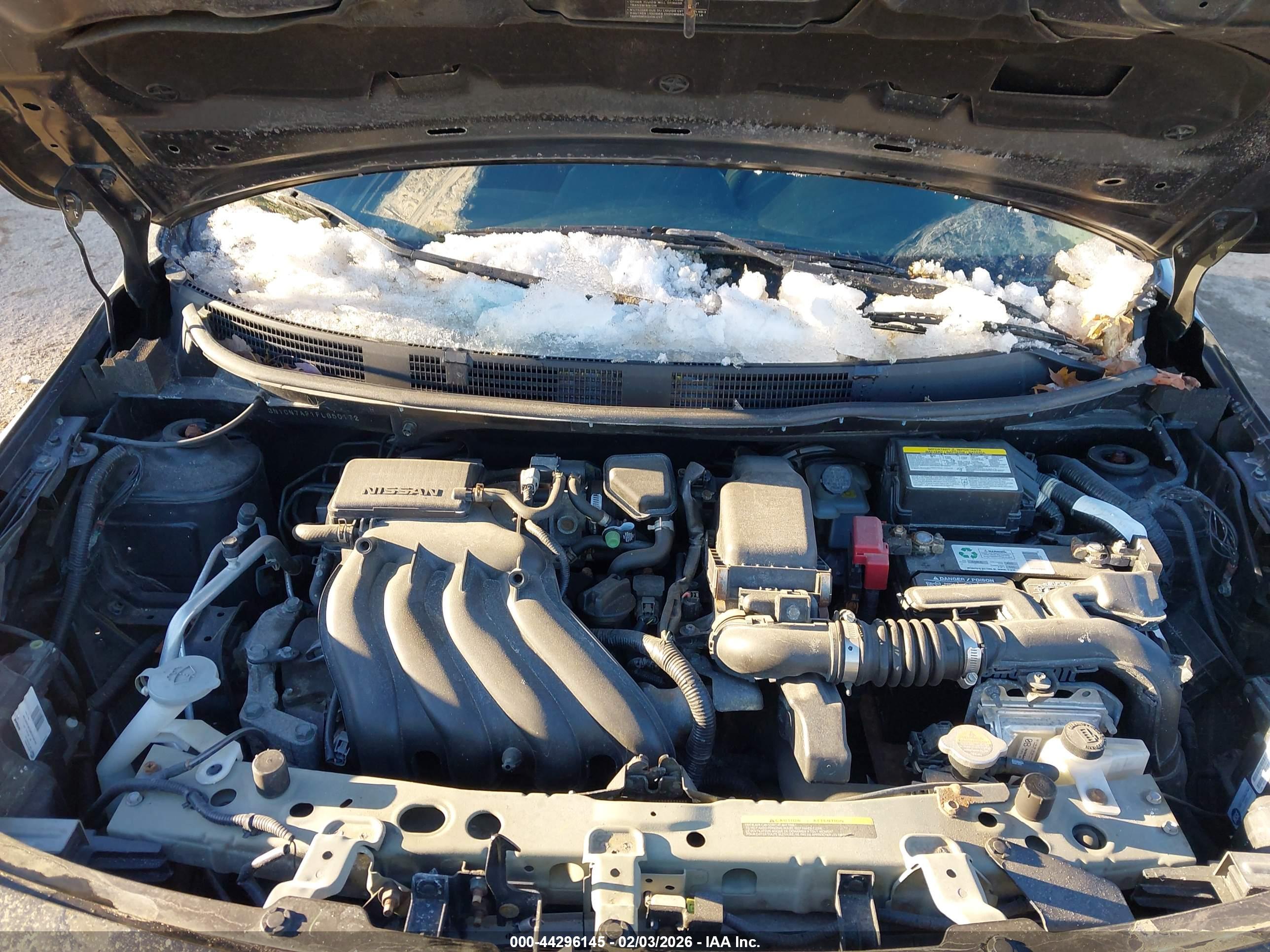 NISSAN VERSA image 10