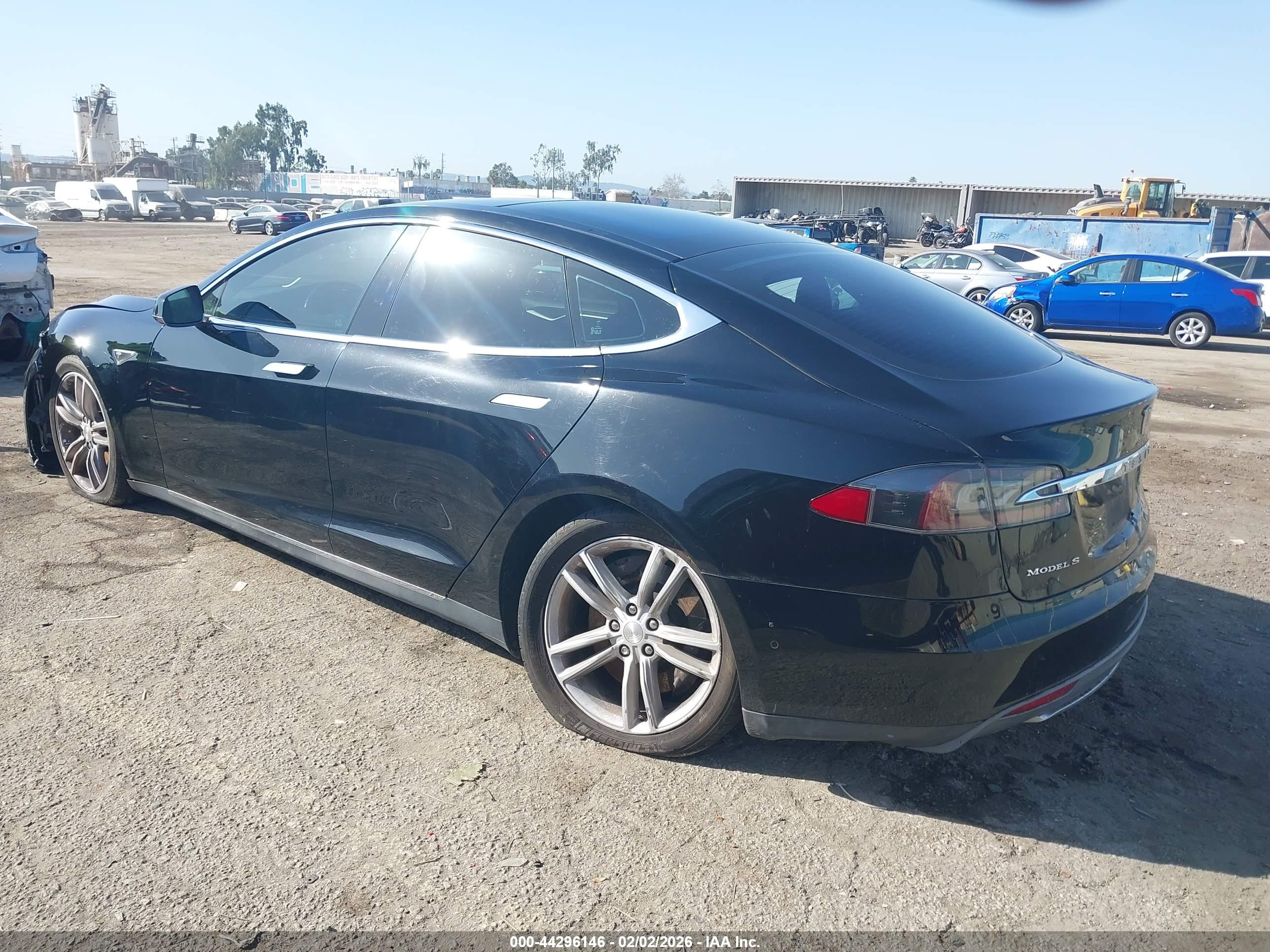 TESLA MODEL image 3