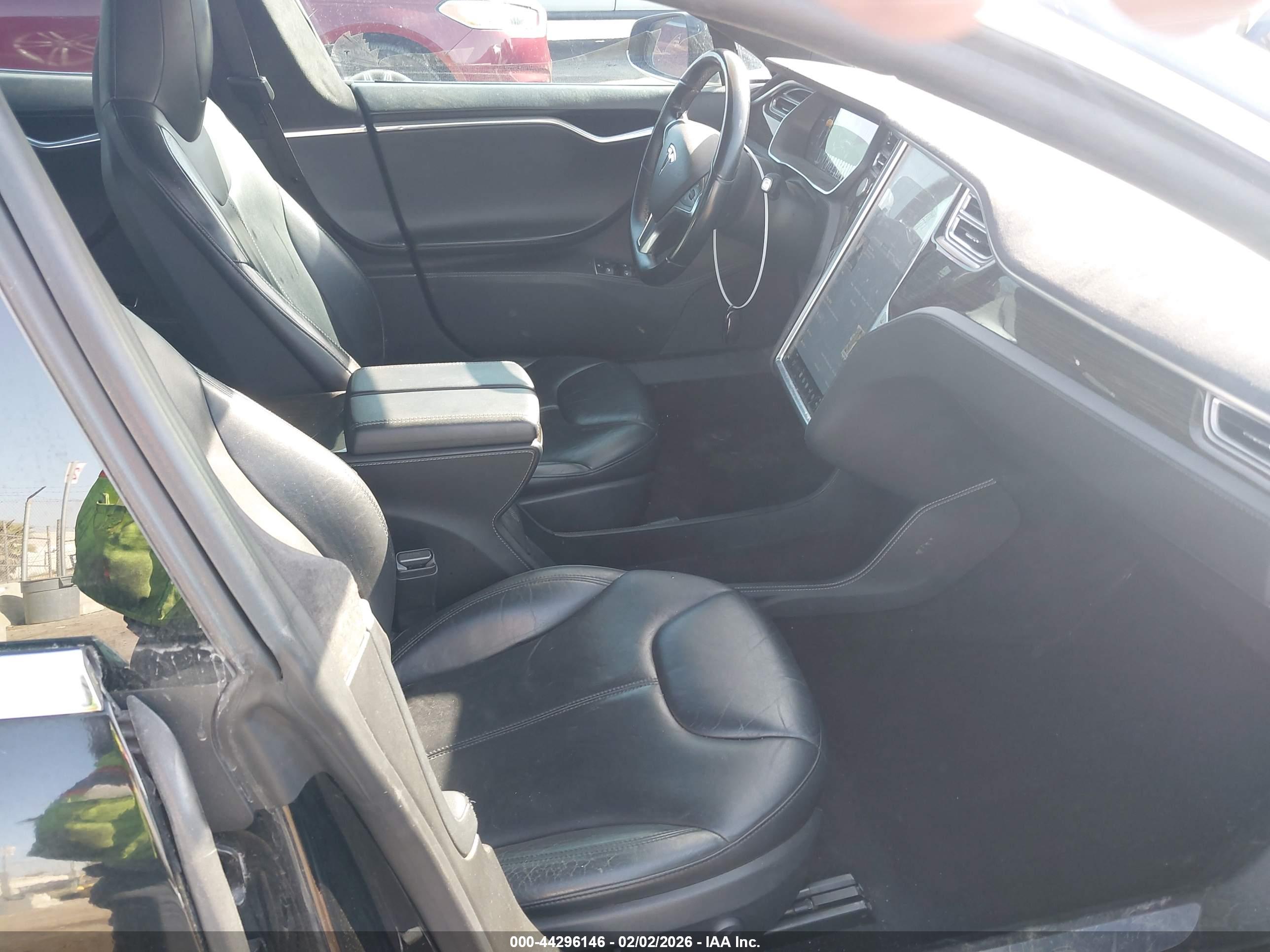 TESLA MODEL image 5