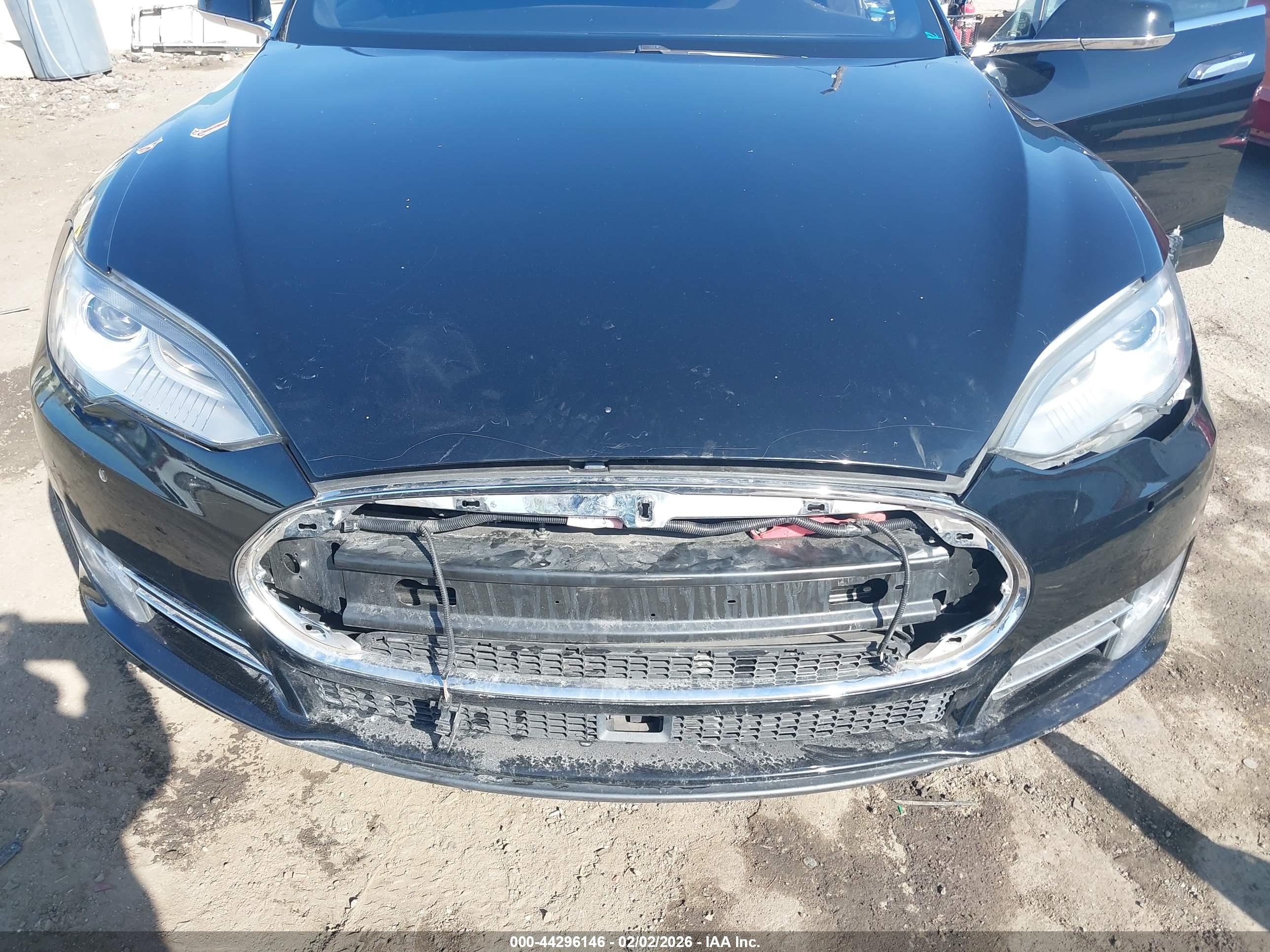 TESLA MODEL image 6