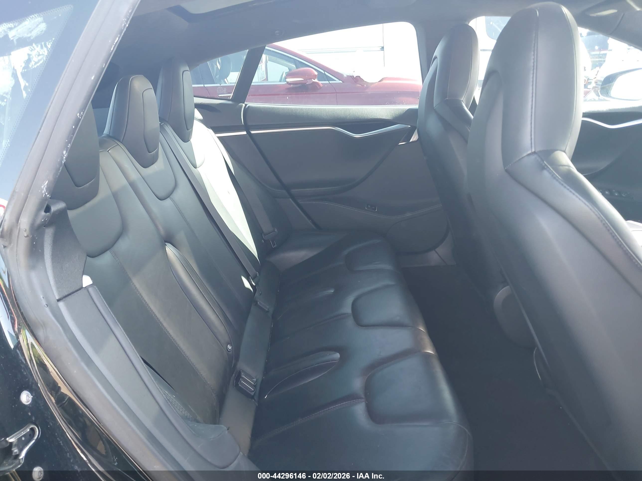 TESLA MODEL image 8