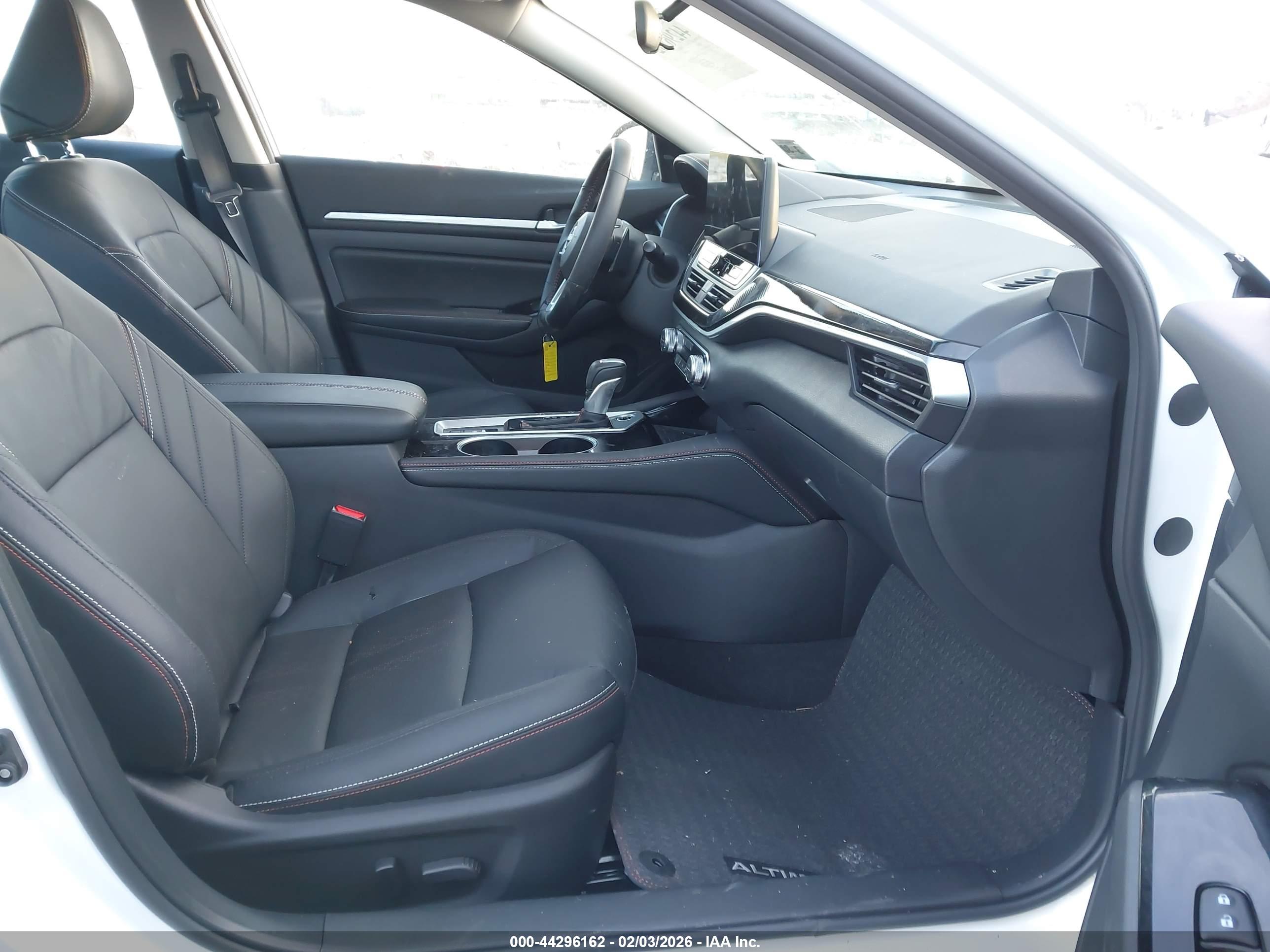 NISSAN ALTIMA image 5
