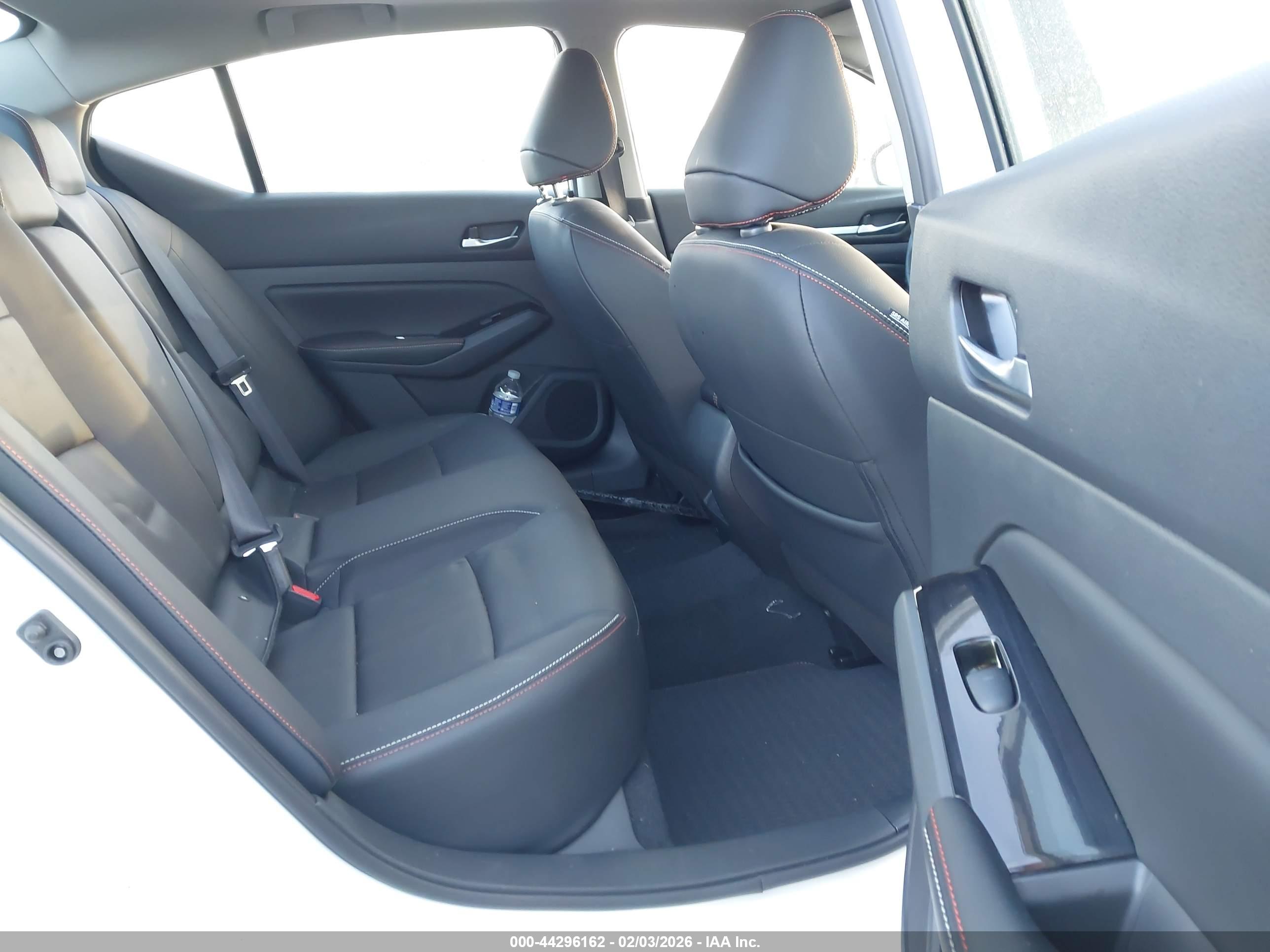 NISSAN ALTIMA image 8