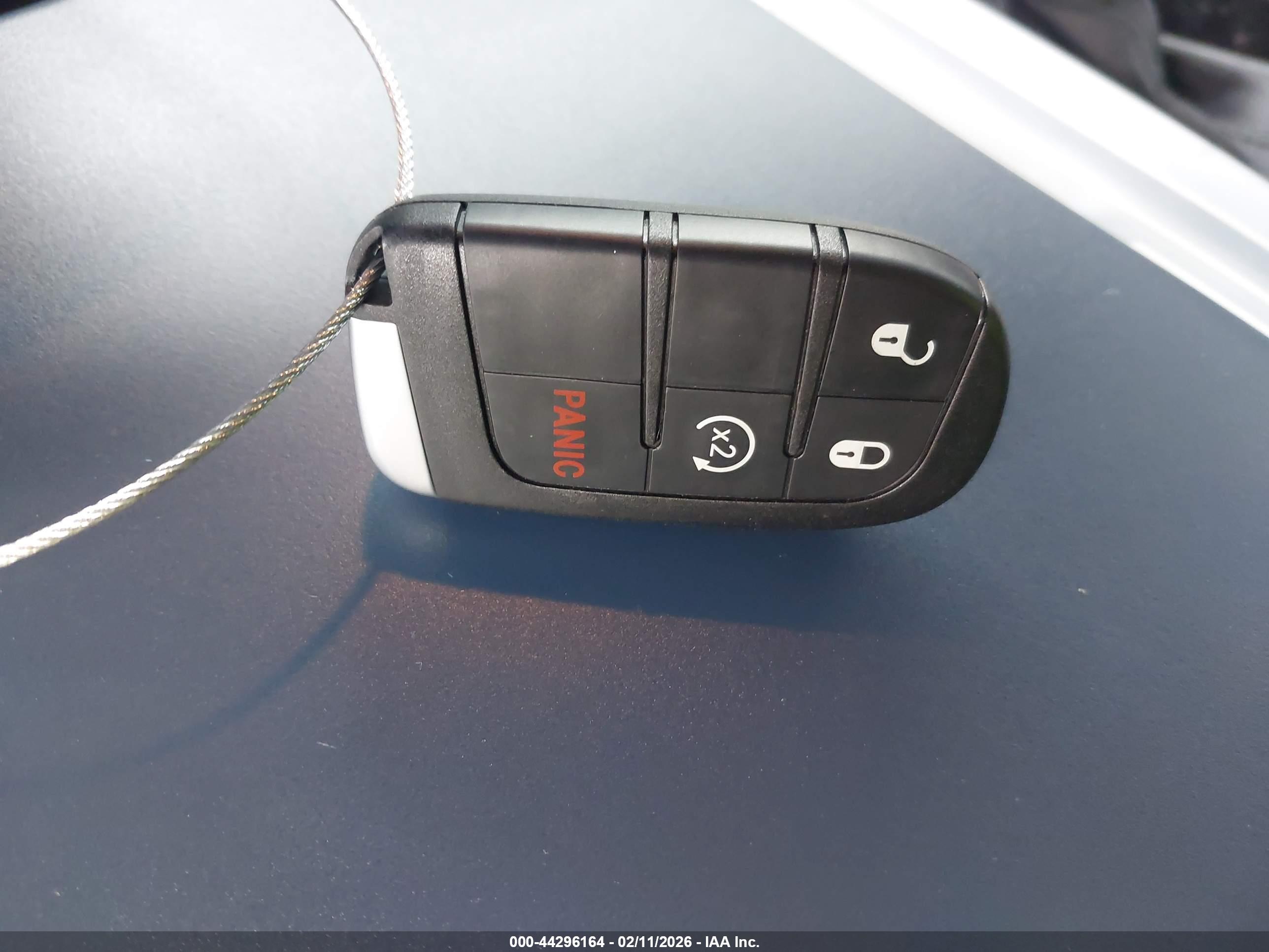 DODGE CHALLENGER image 11