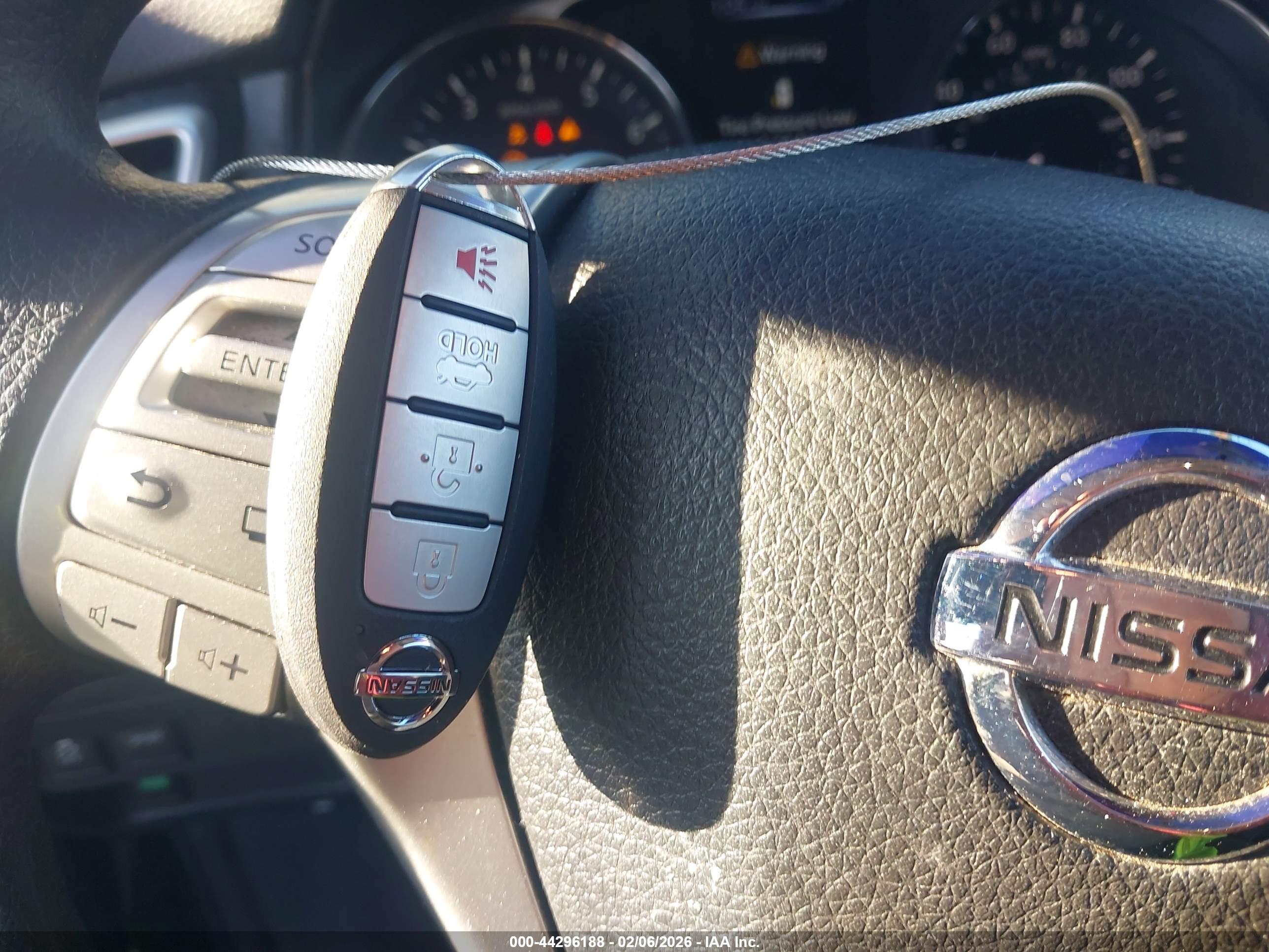 NISSAN ROGUE image 11