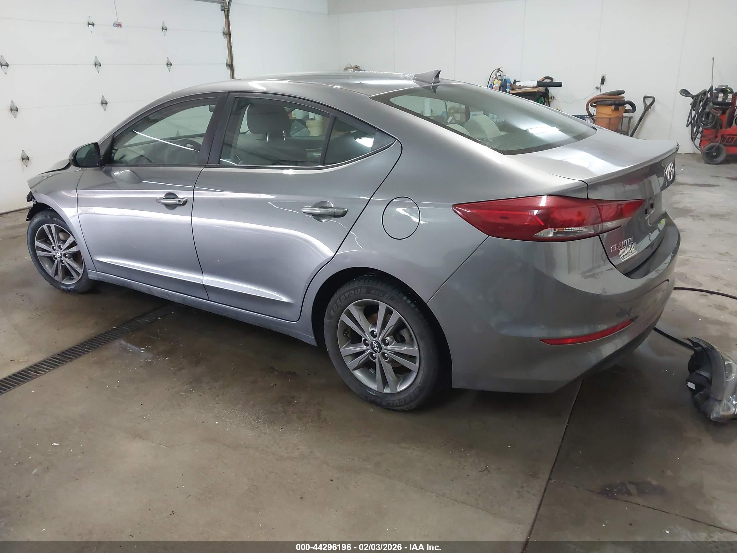 HYUNDAI ELANTRA image 3
