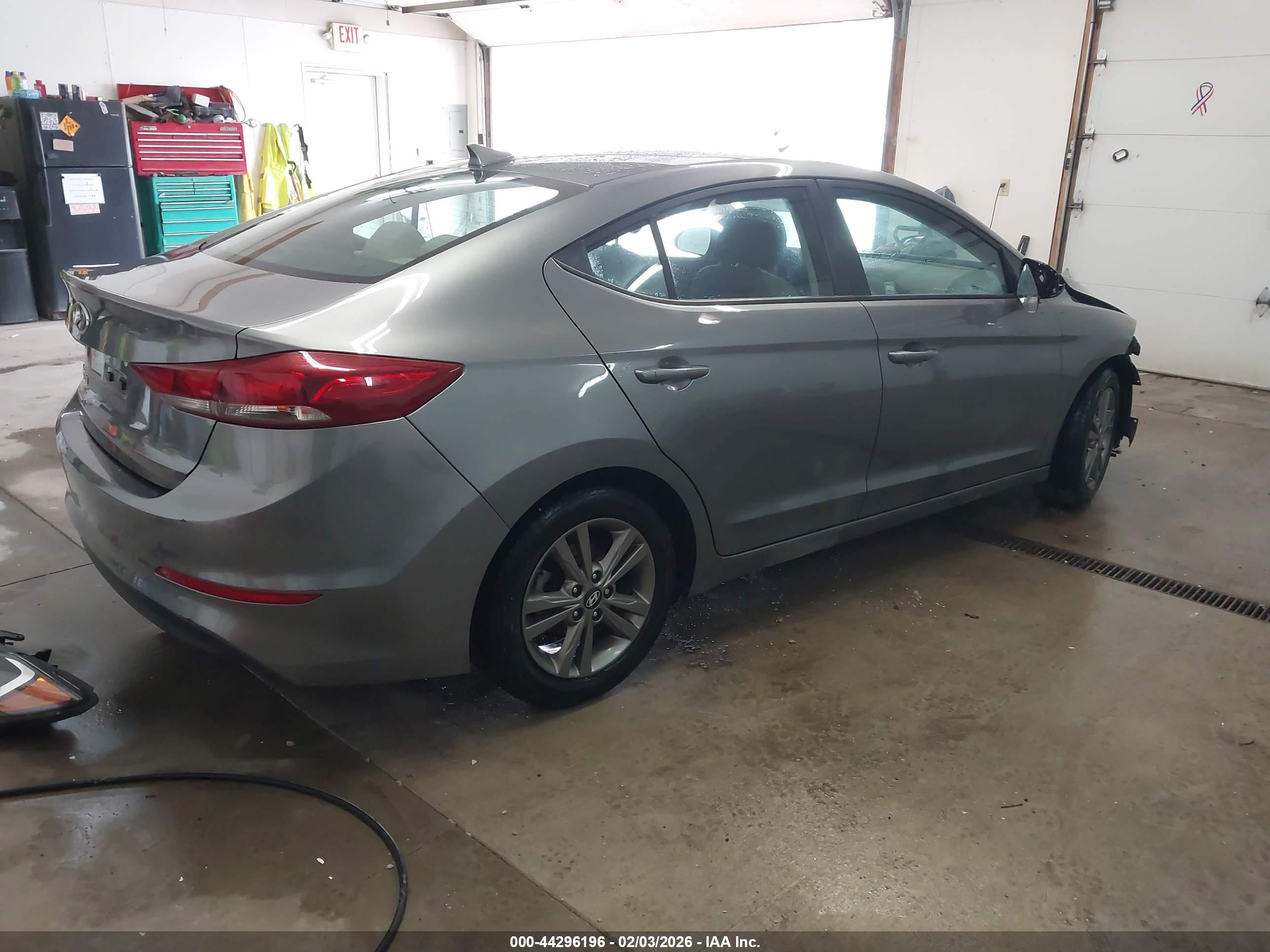 HYUNDAI ELANTRA image 4