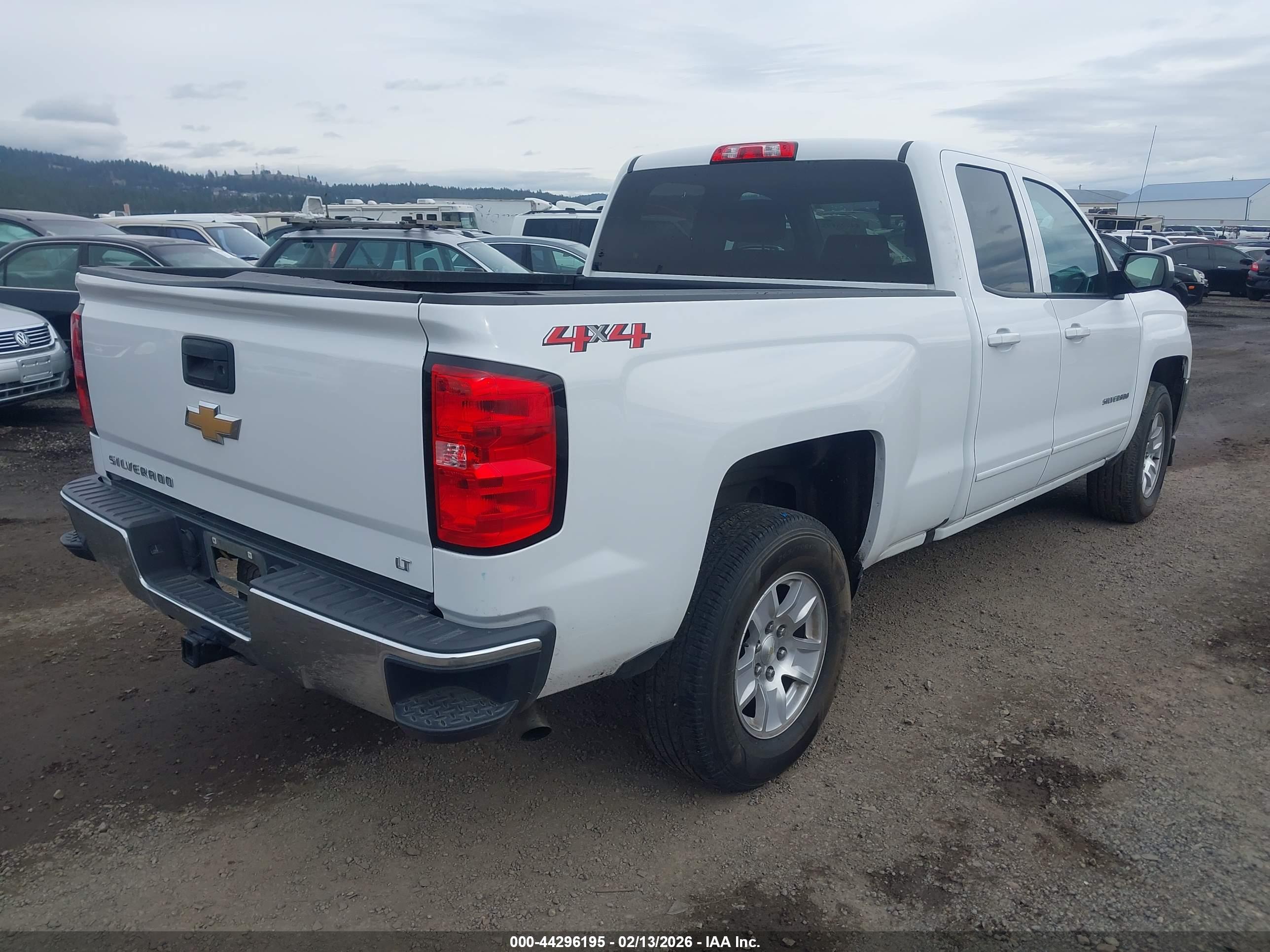 CHEVROLET SILVERADO image 4