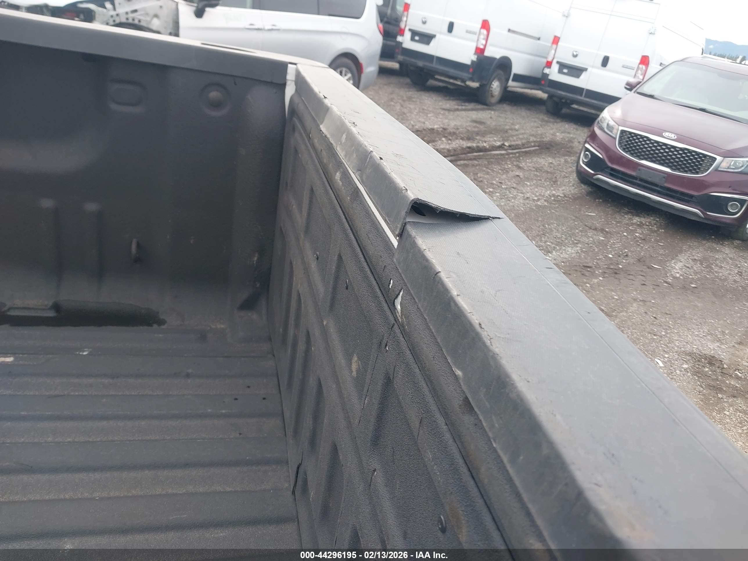 CHEVROLET SILVERADO image 6