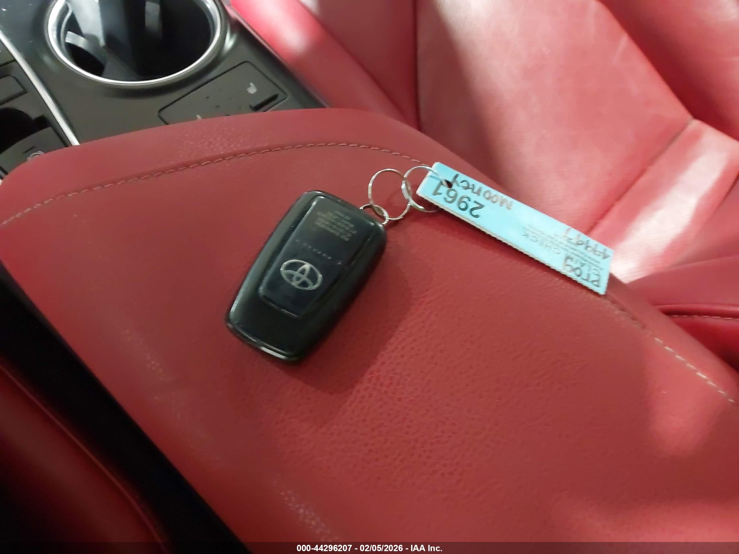 TOYOTA CAMRY image 11