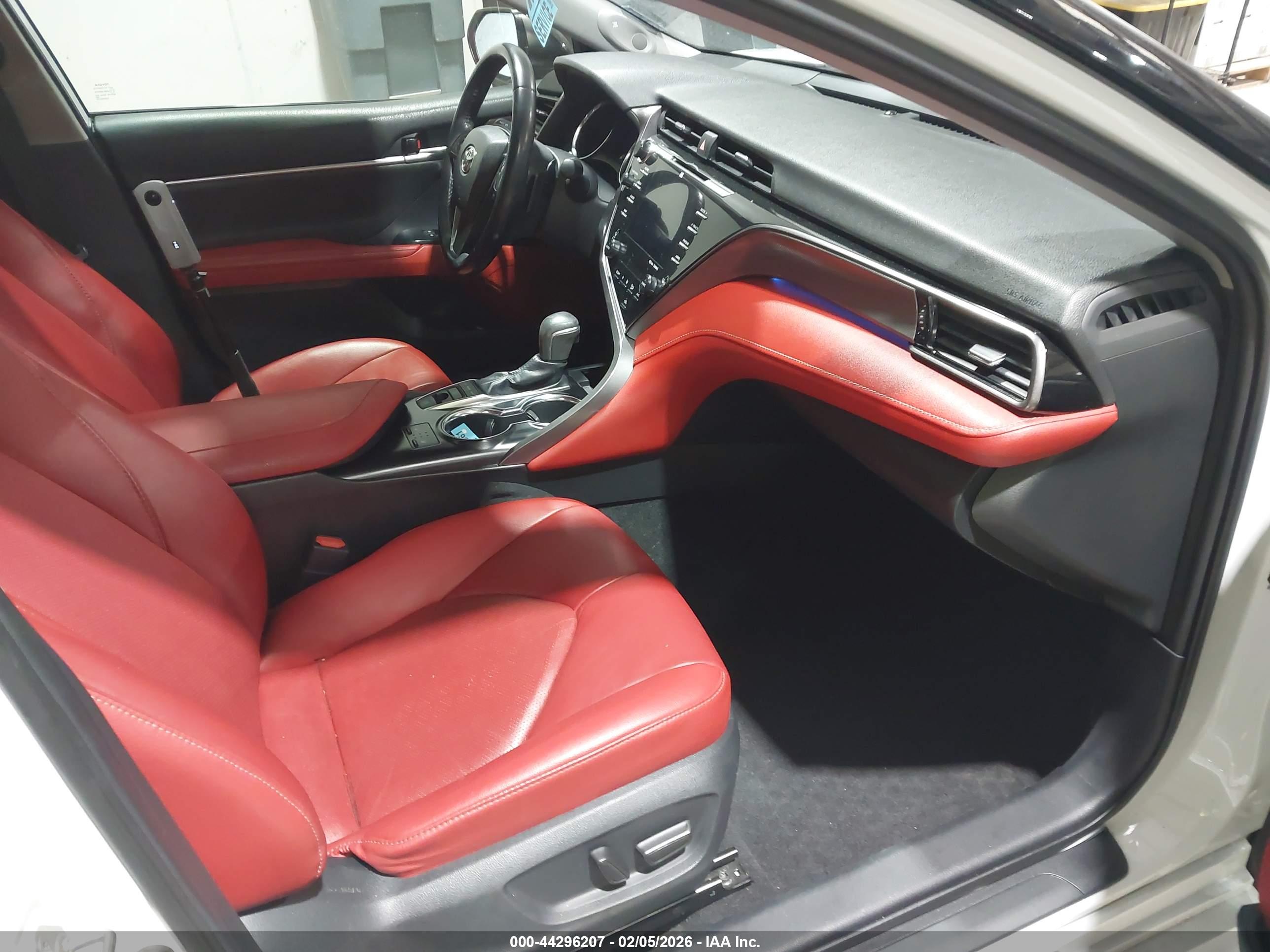 TOYOTA CAMRY image 5