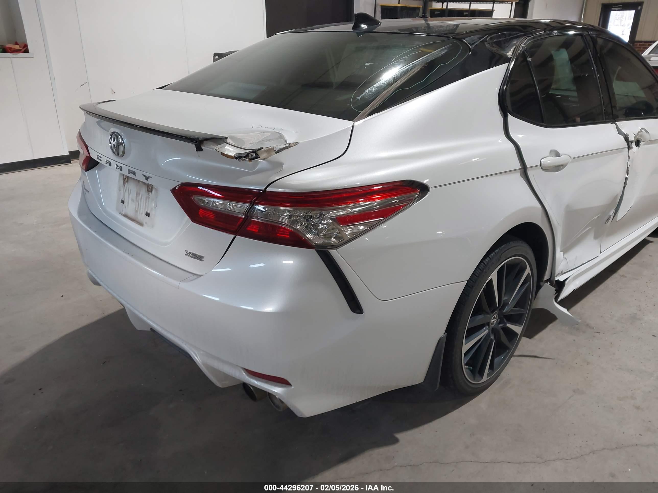 TOYOTA CAMRY image 6