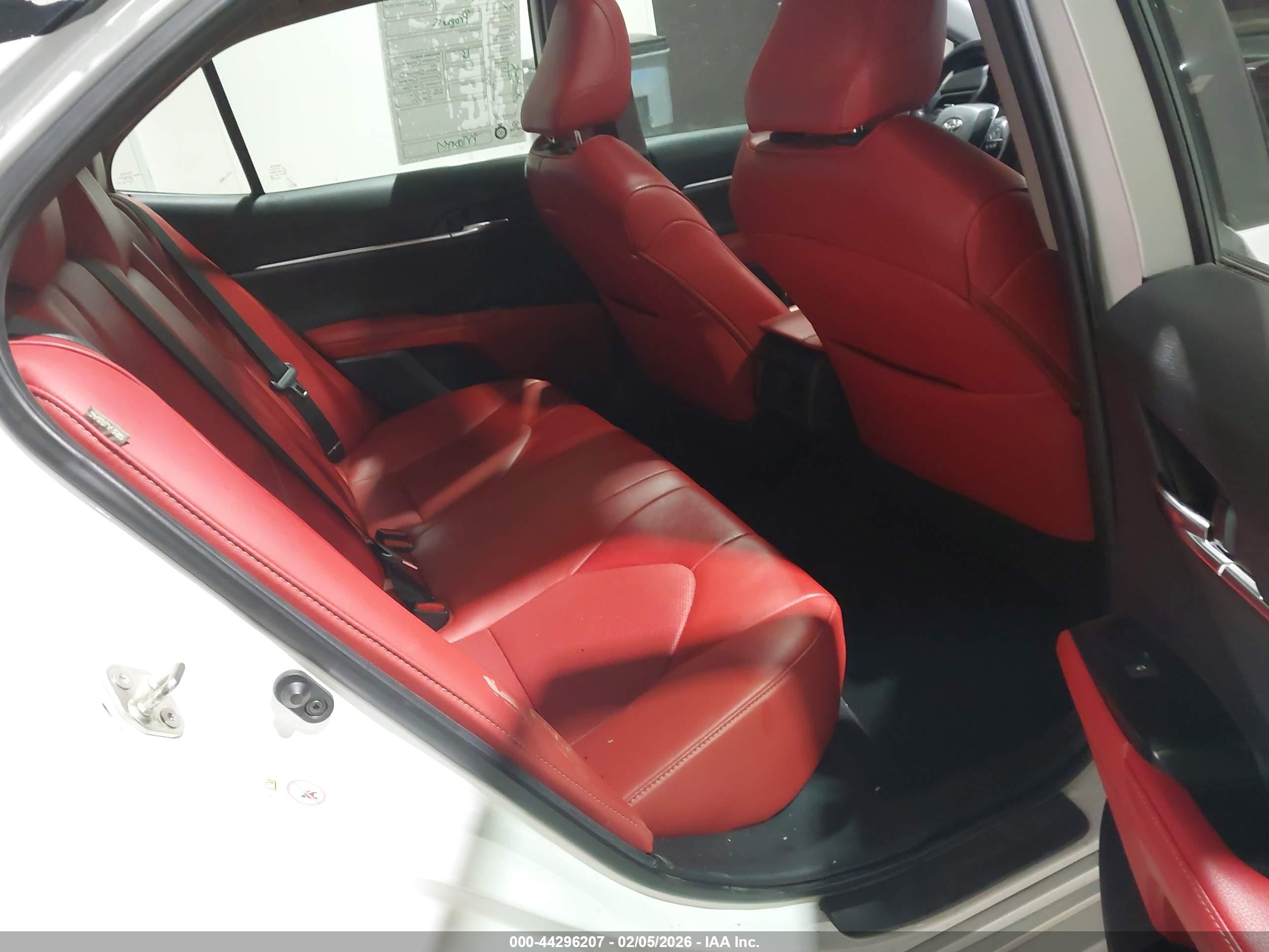 TOYOTA CAMRY image 8