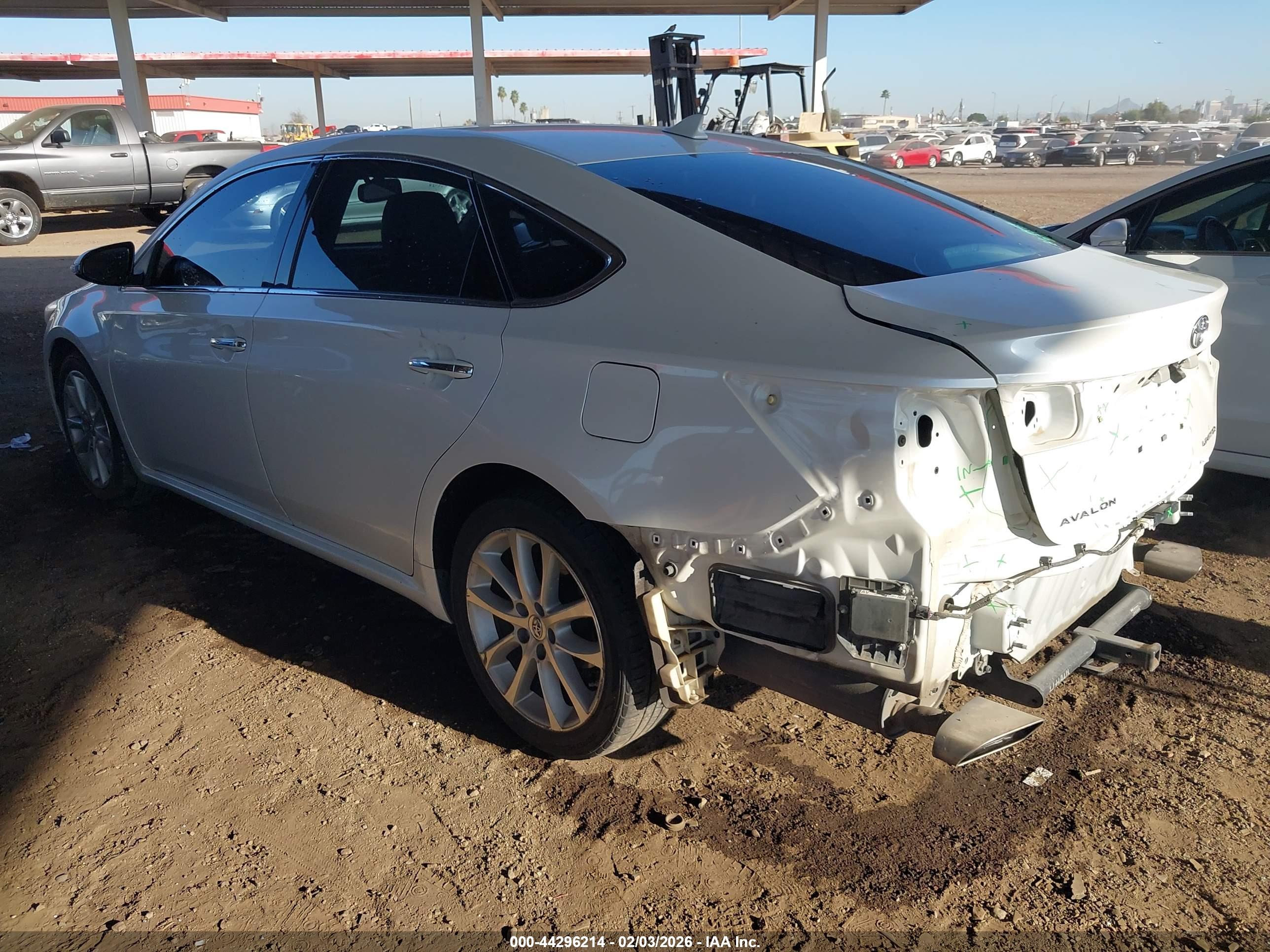 TOYOTA AVALON image 3