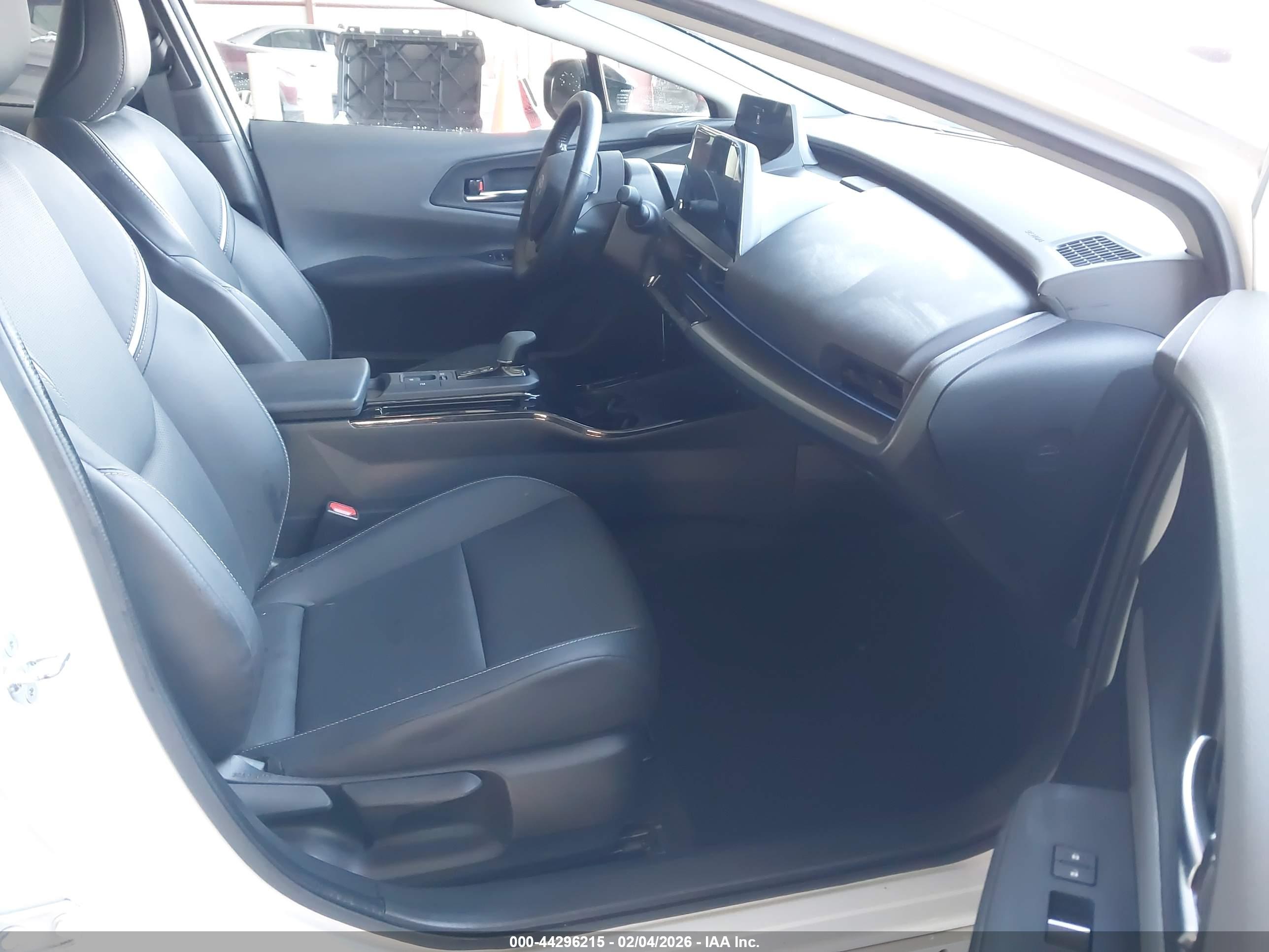 TOYOTA PRIUS image 5