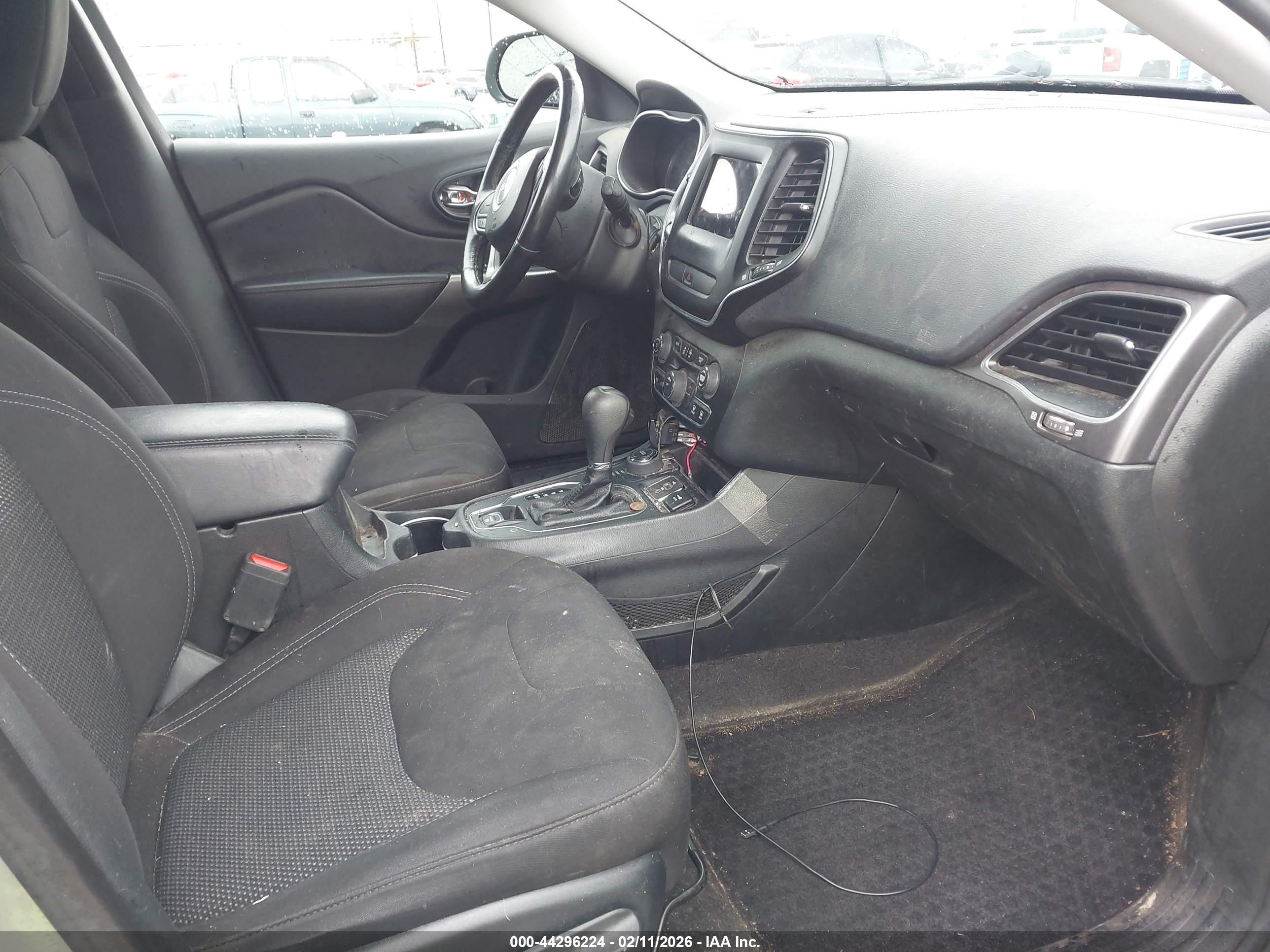 JEEP CHEROKEE image 5