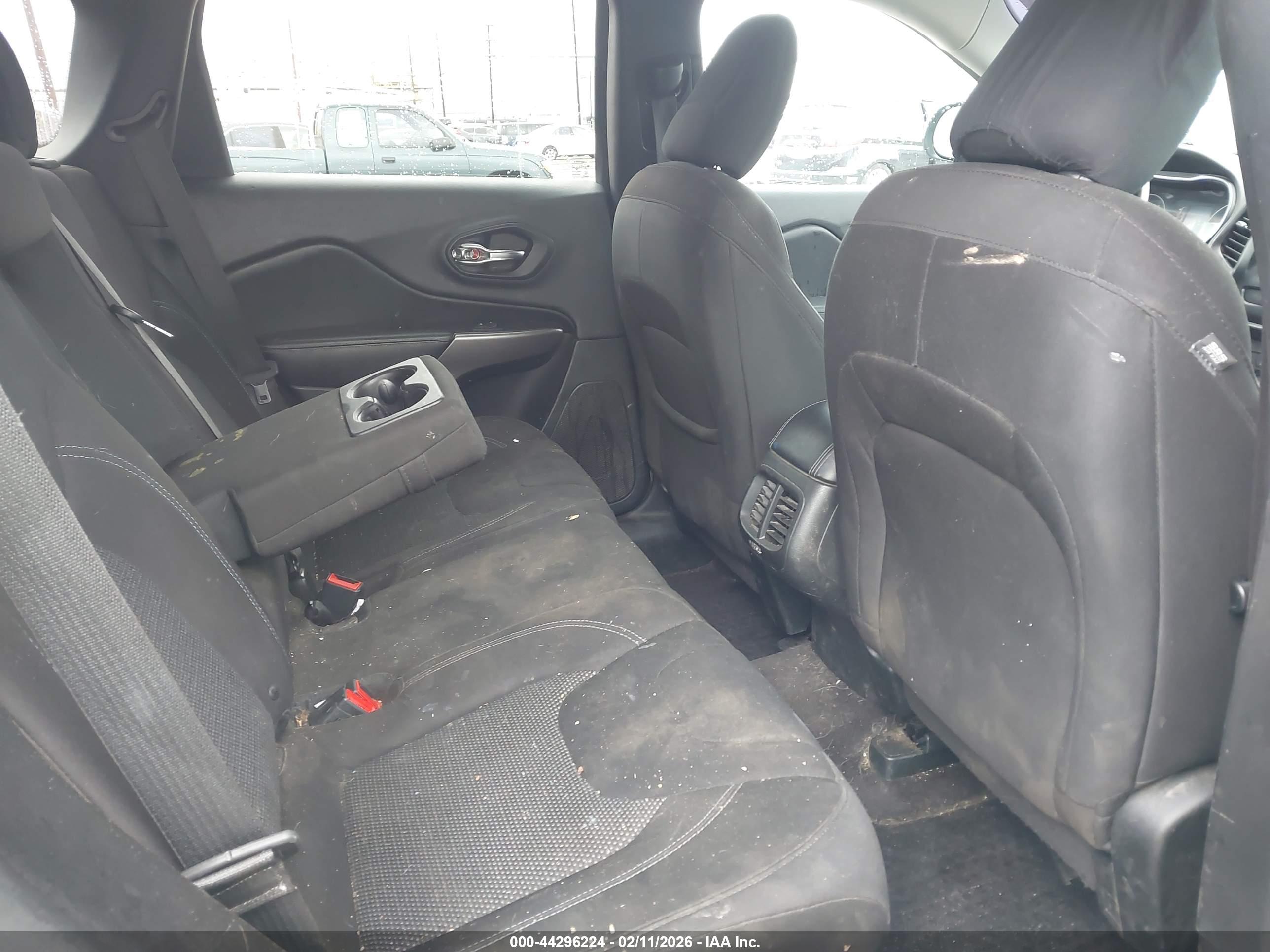 JEEP CHEROKEE image 8