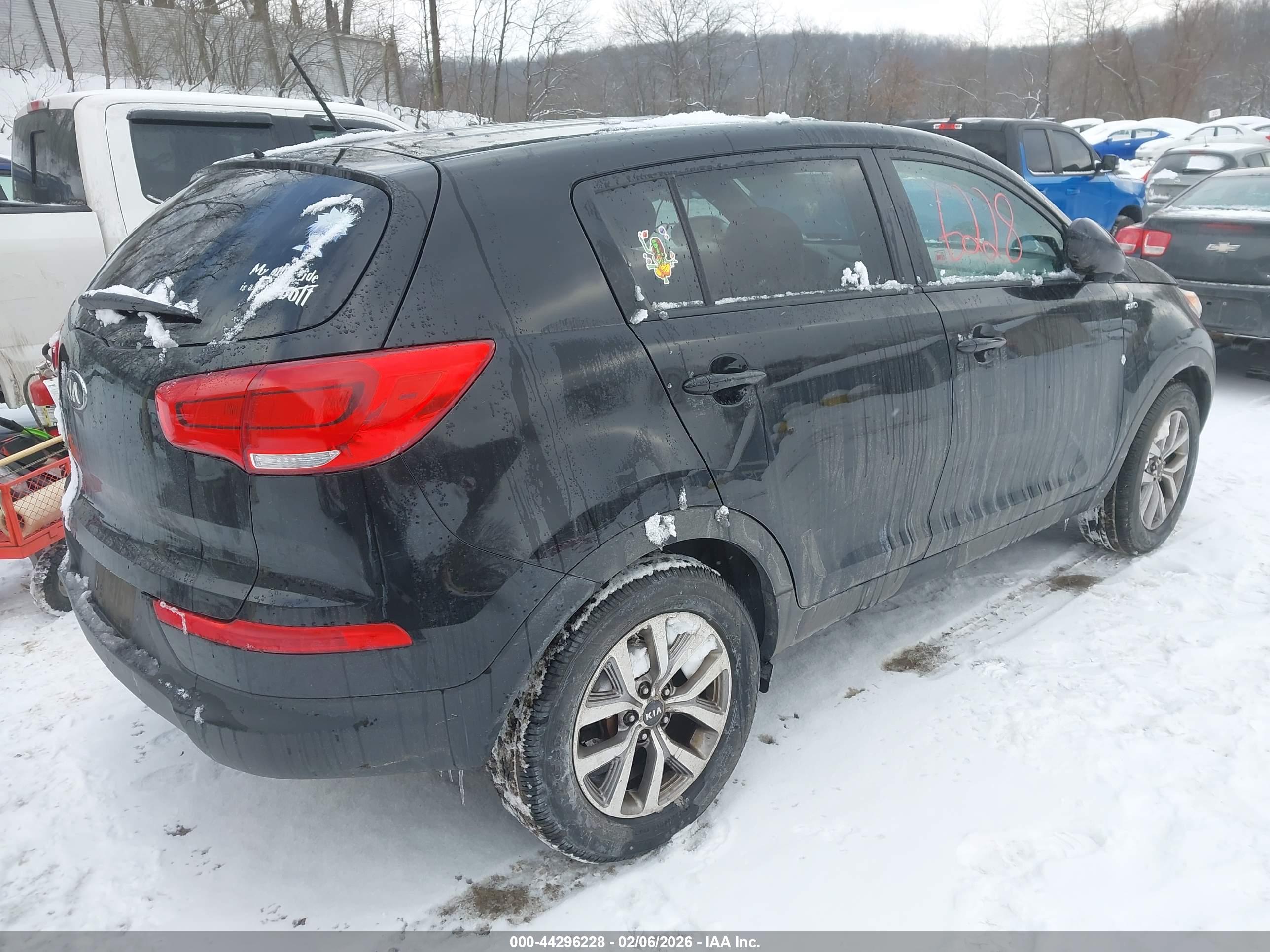 KIA SPORTAGE image 4