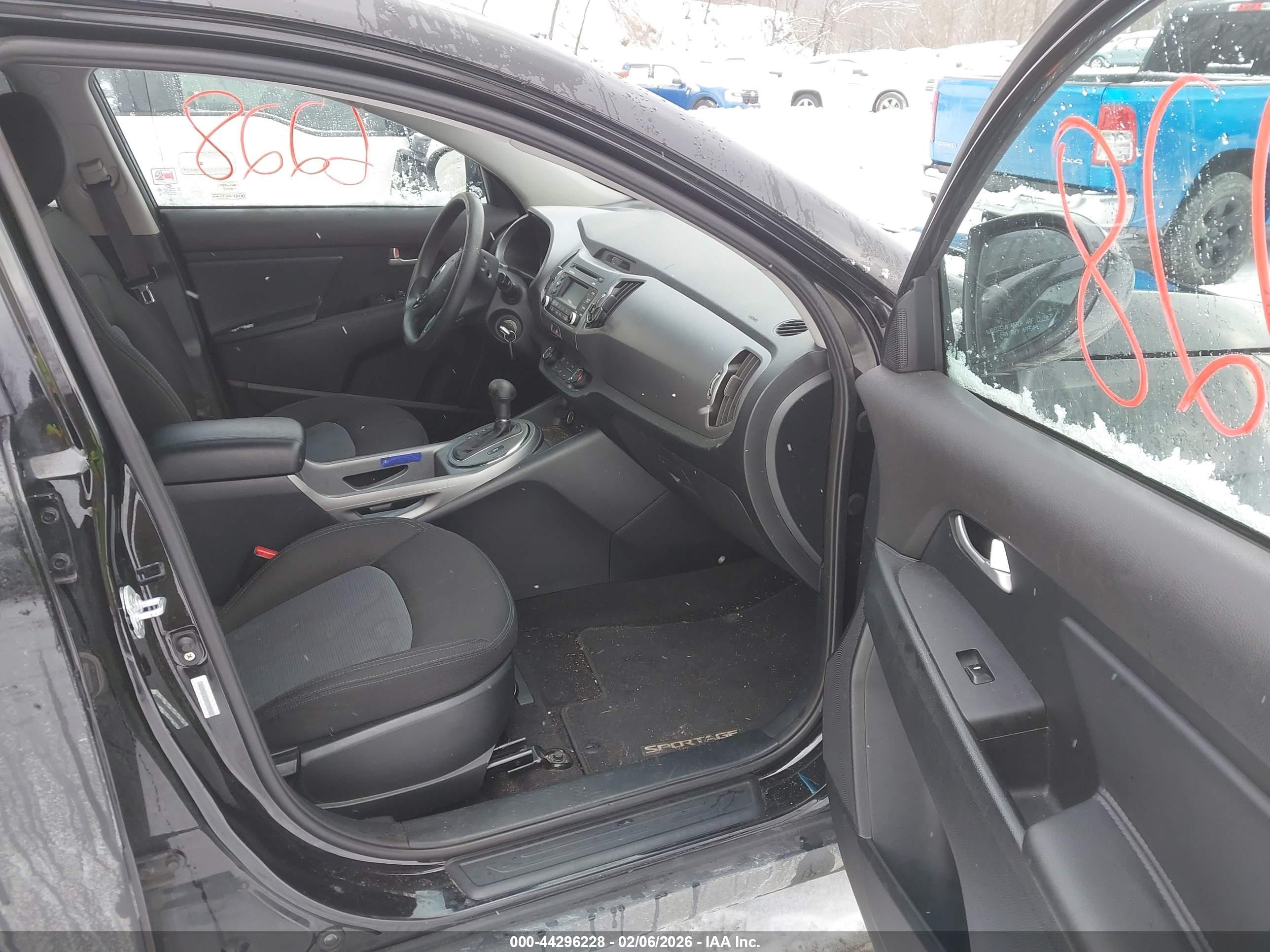 KIA SPORTAGE image 5