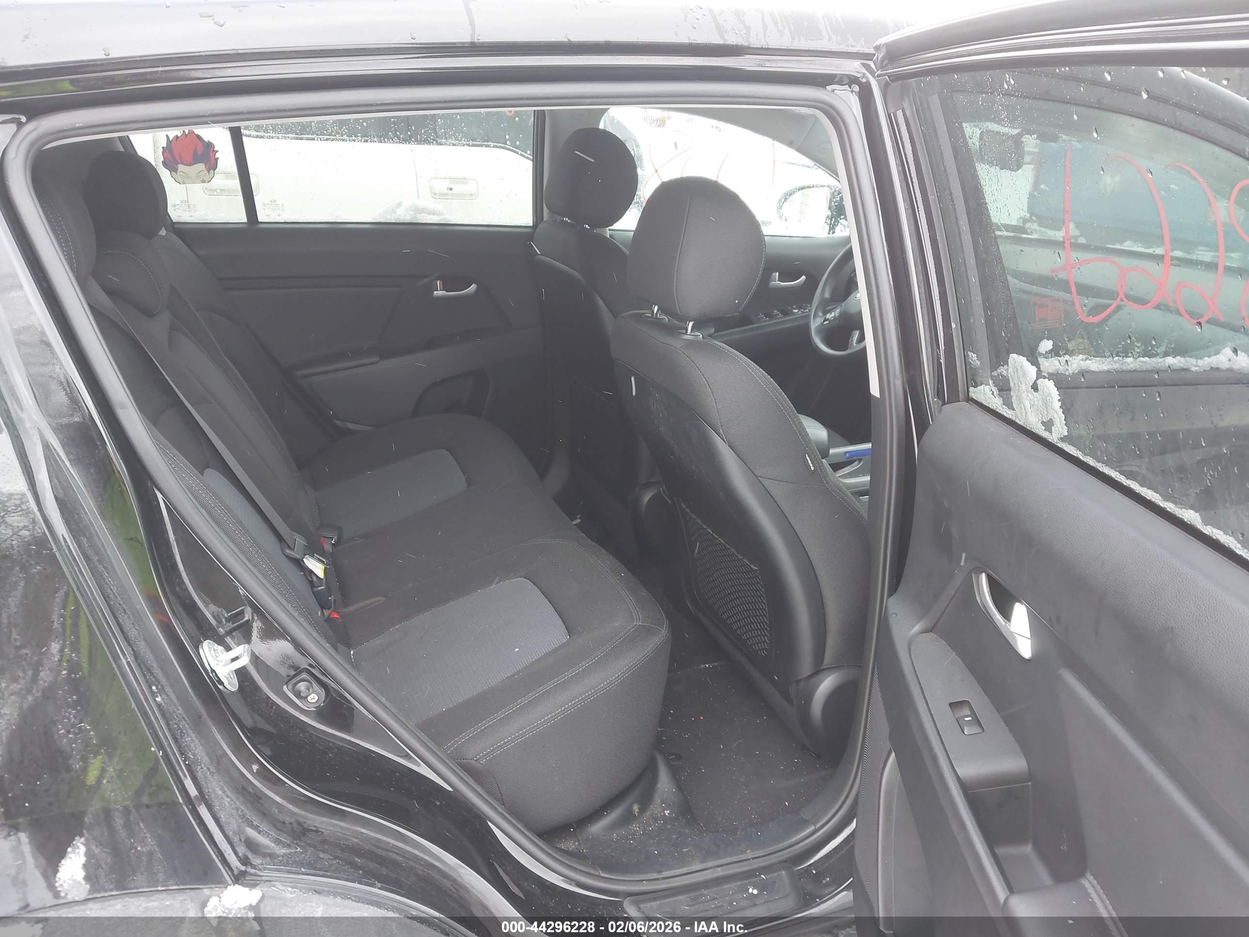 KIA SPORTAGE image 8