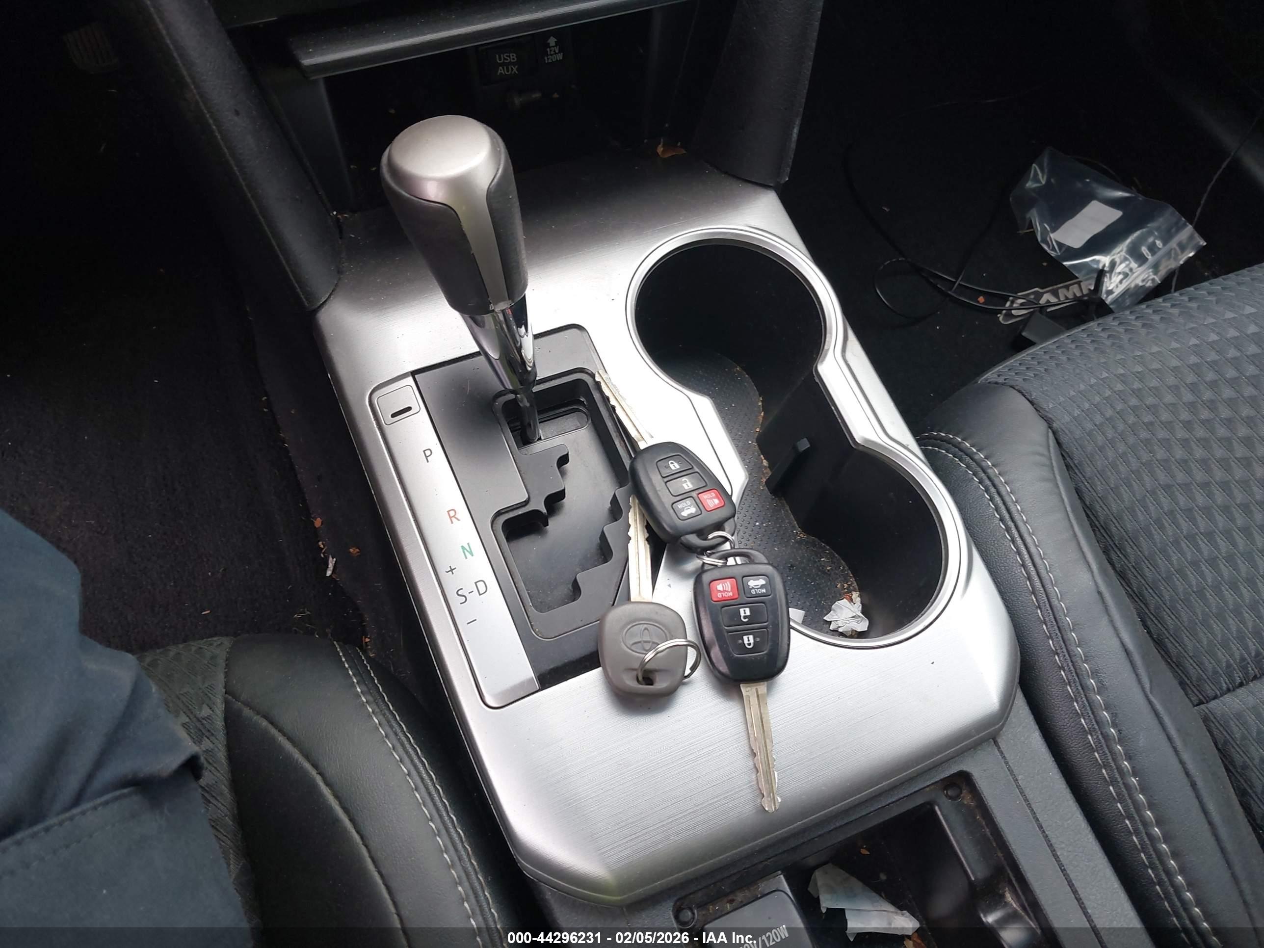 TOYOTA CAMRY image 11