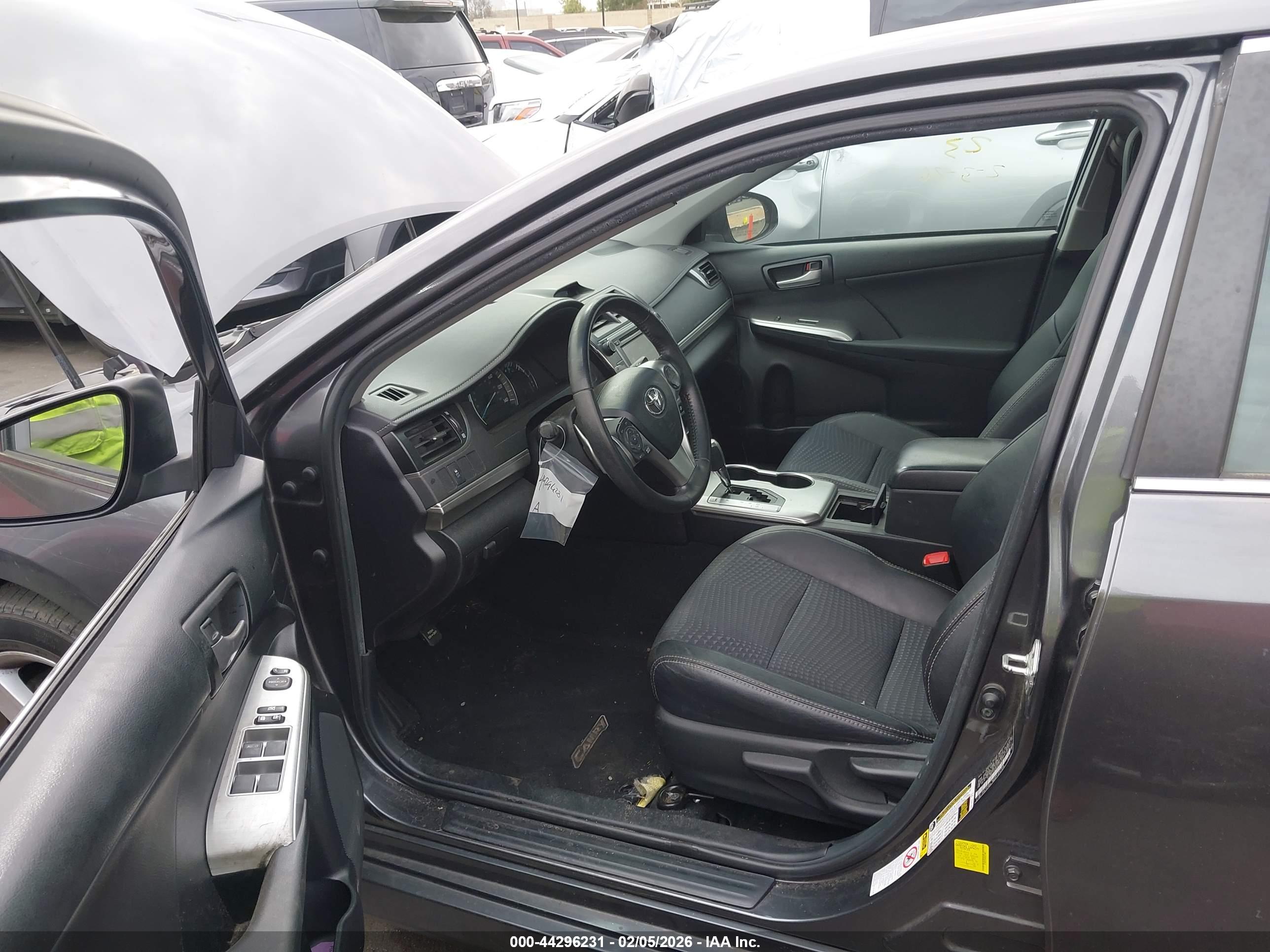 TOYOTA CAMRY image 5